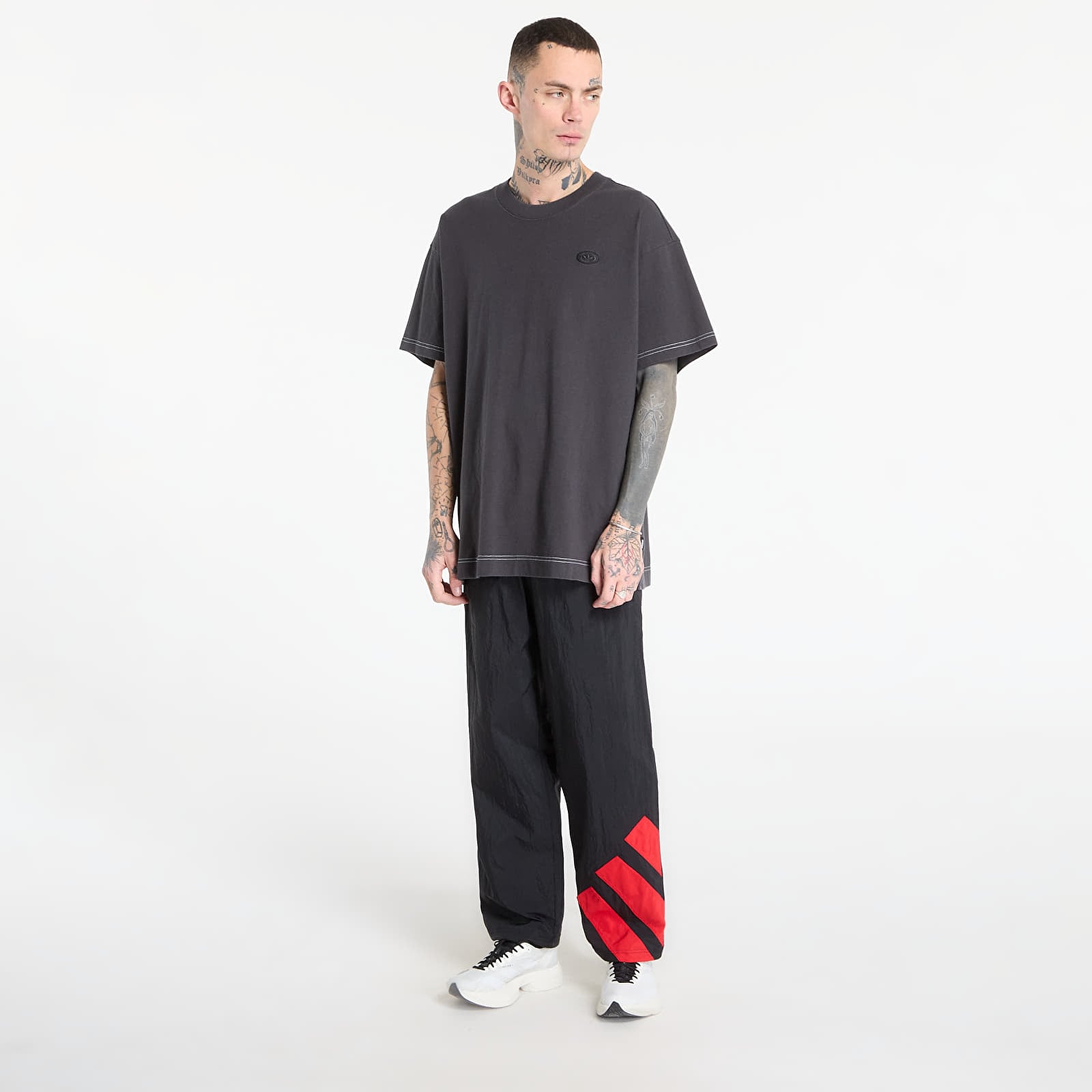 Miesten T-paidat adidas Graphic Ss Tee Carbon