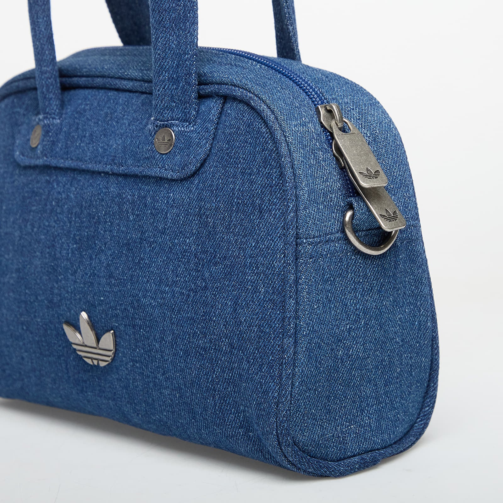 Kézitáskák adidas Adicolor Mini Bowling Bag Denim Light Denim
