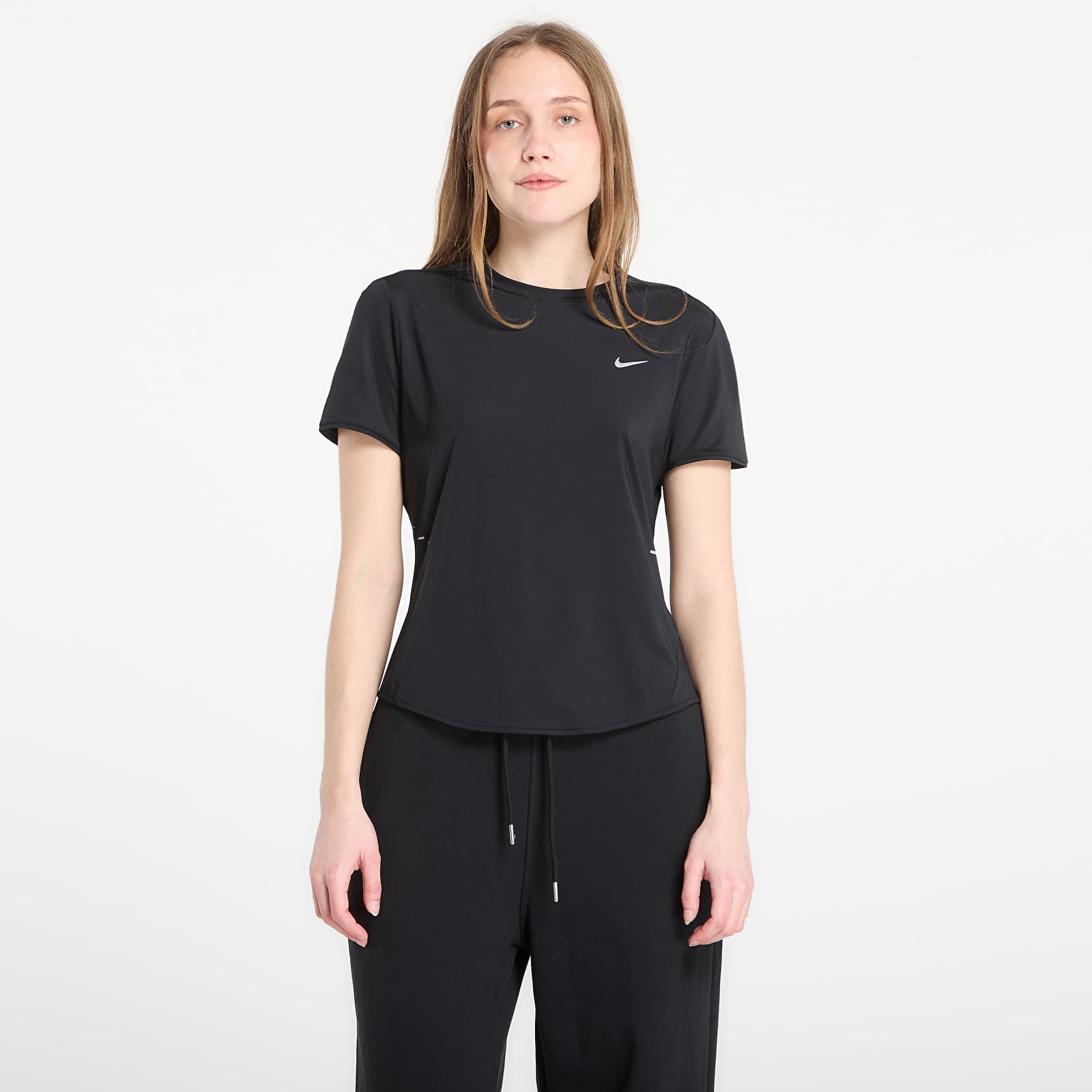 Moteriški marškinėliai Nike Swift Women's Dri-FIT Short-Sleeve Running Top Black/ Reflective Silv