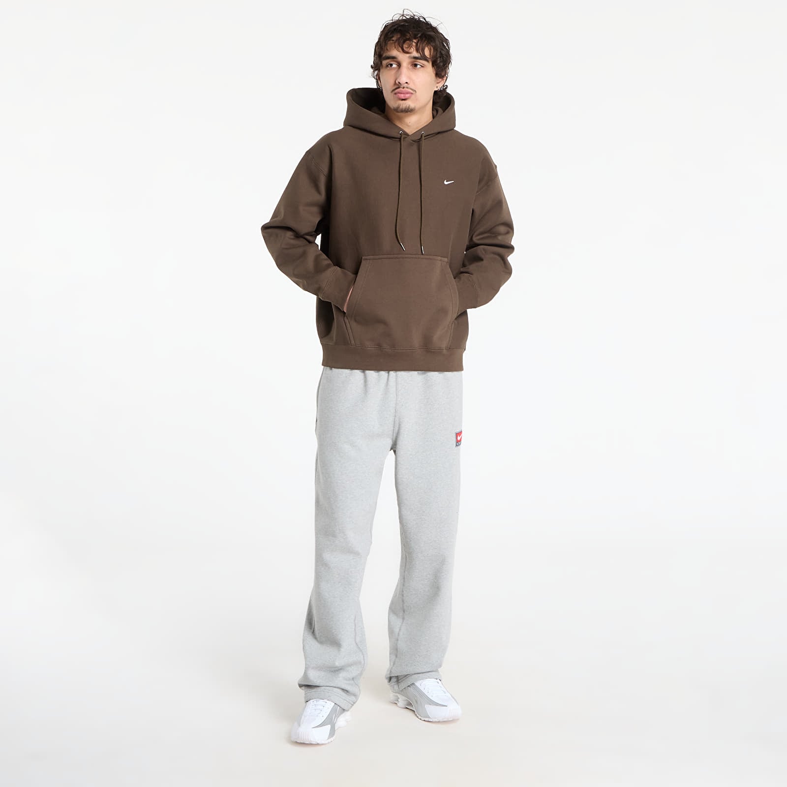 Herren-Sweatshirts Nike Solo Swoosh Men's Pullover Hoodie Dark Hazel/ White