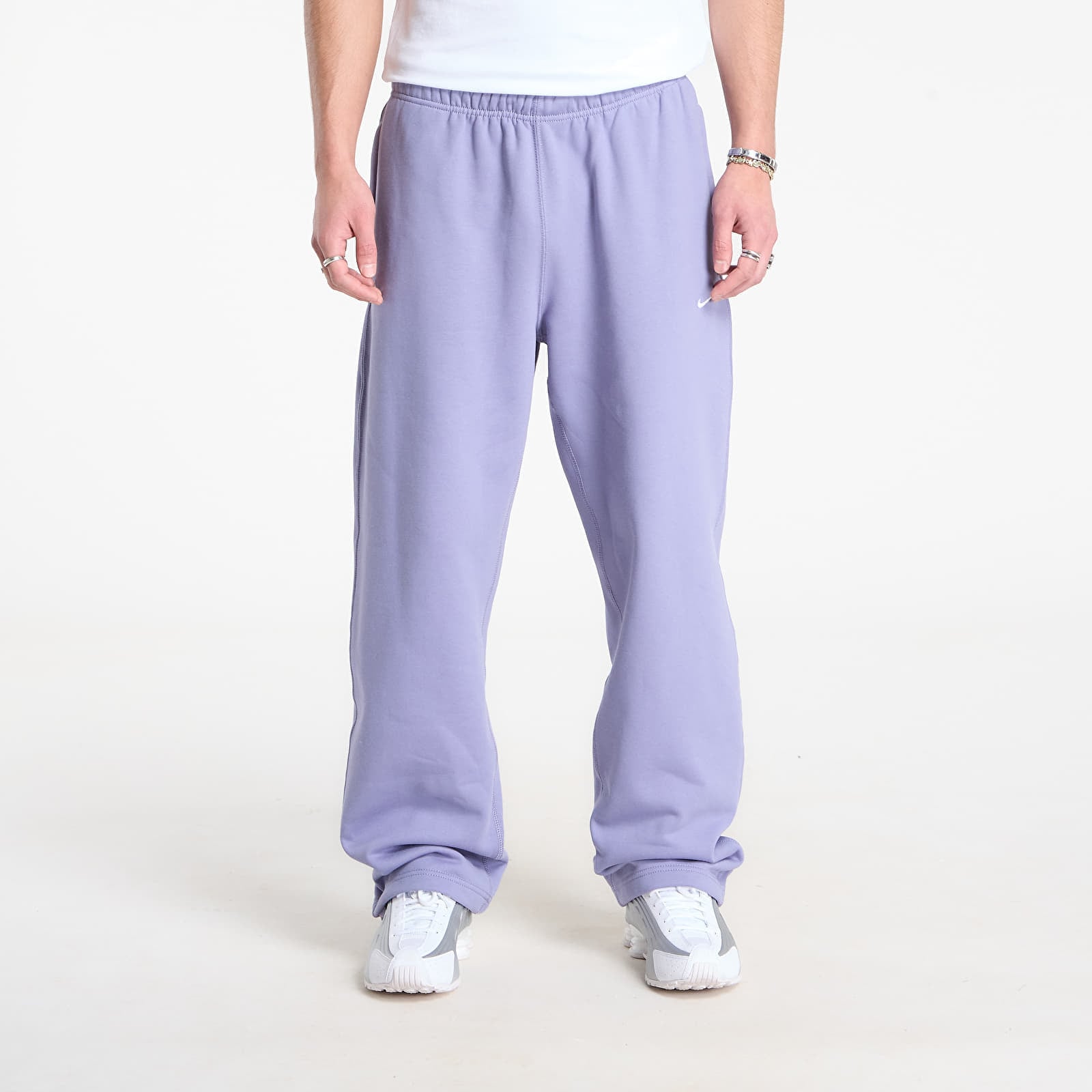 Pantaloni de trening Nike Solo Swoosh Mens Fleece Open-Hem Pants Iron Purple/ White S