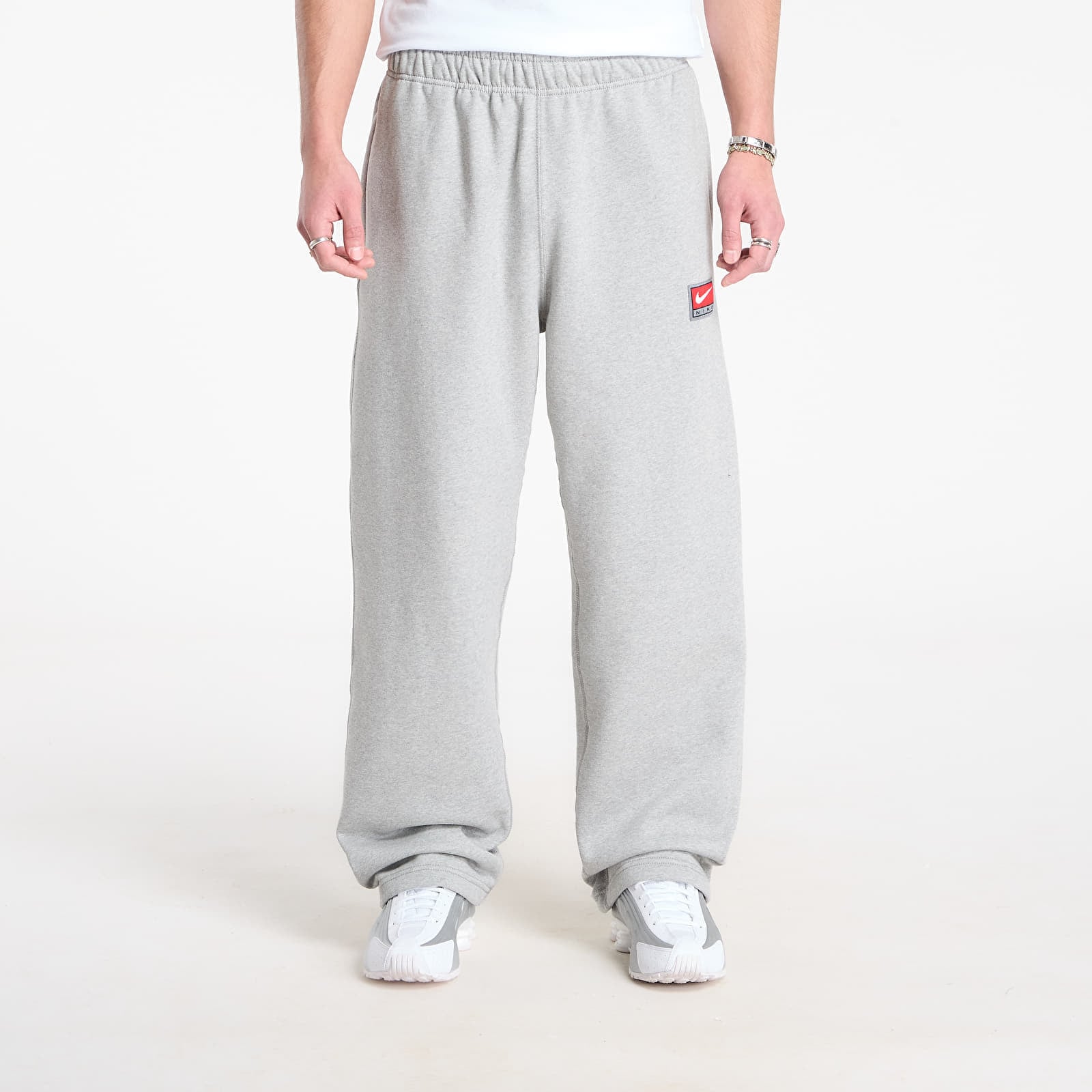 Pantaloni de trening Nike Solo Swoosh Mens Fleece Open-Hem Pants Dk Grey Heather/ White XL
