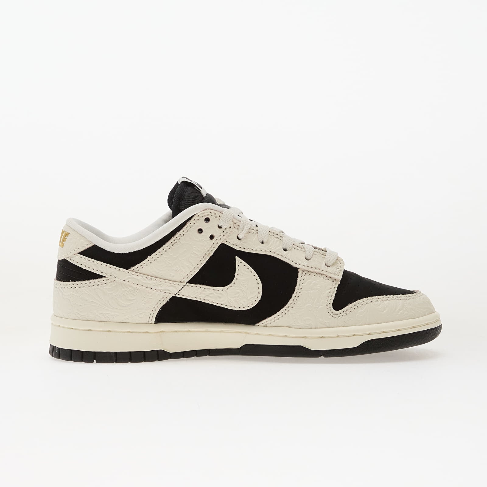 Ženske tenisice Nike W Dunk Low Black/ Sail-Sail-Metallic Gold