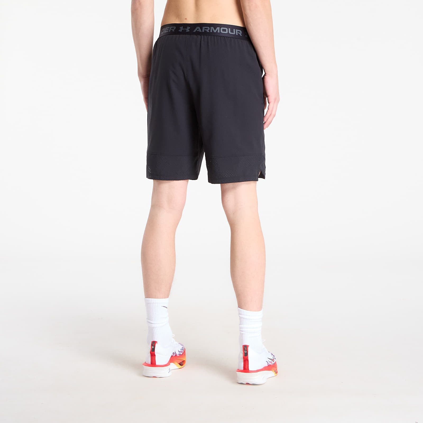 Pantaloncini Under Armour Vanish Woven 8In Shorts Black
