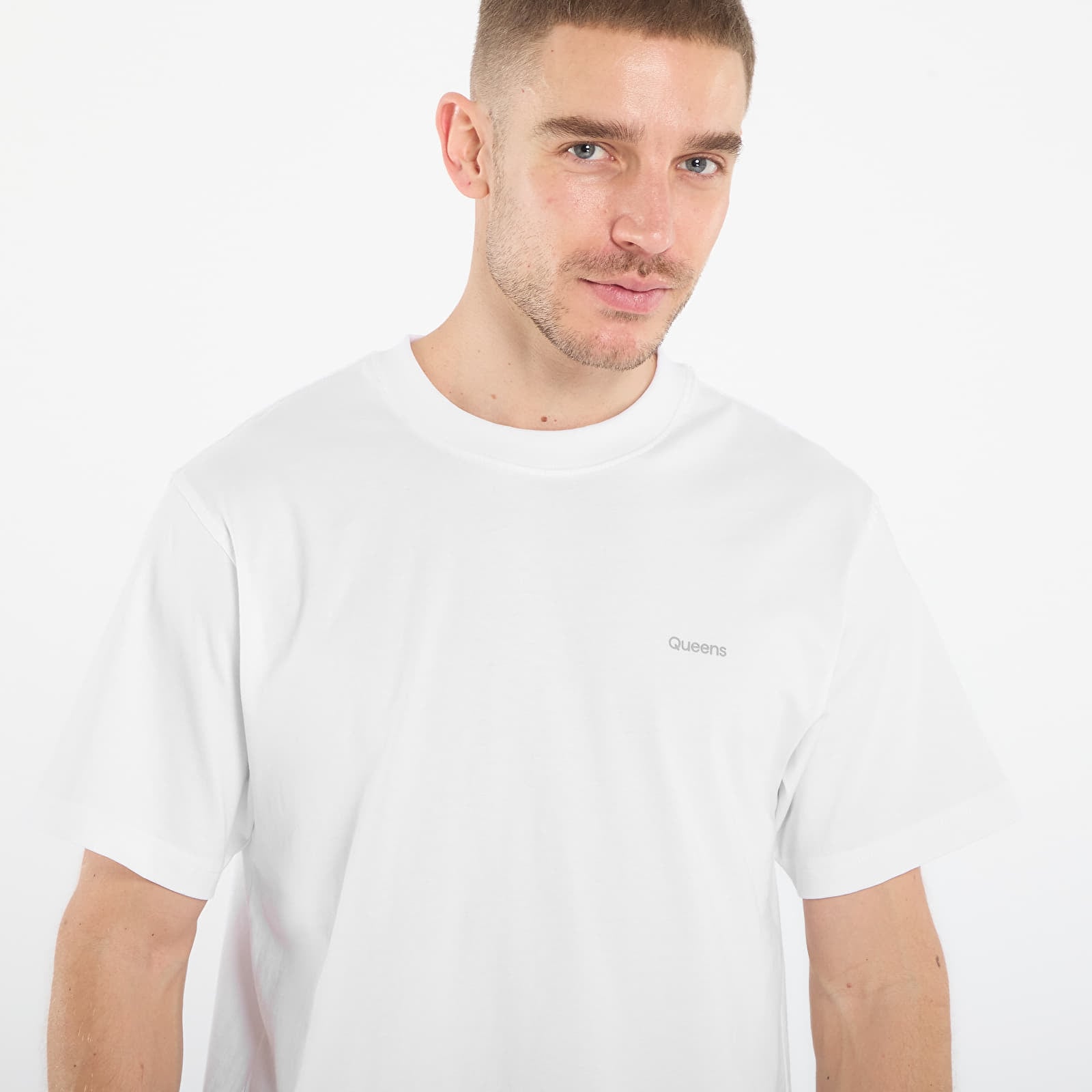 T-Shirts Queens Men's Esssential T-Shirt With Contrast Print 3-Pack White/ White/ White