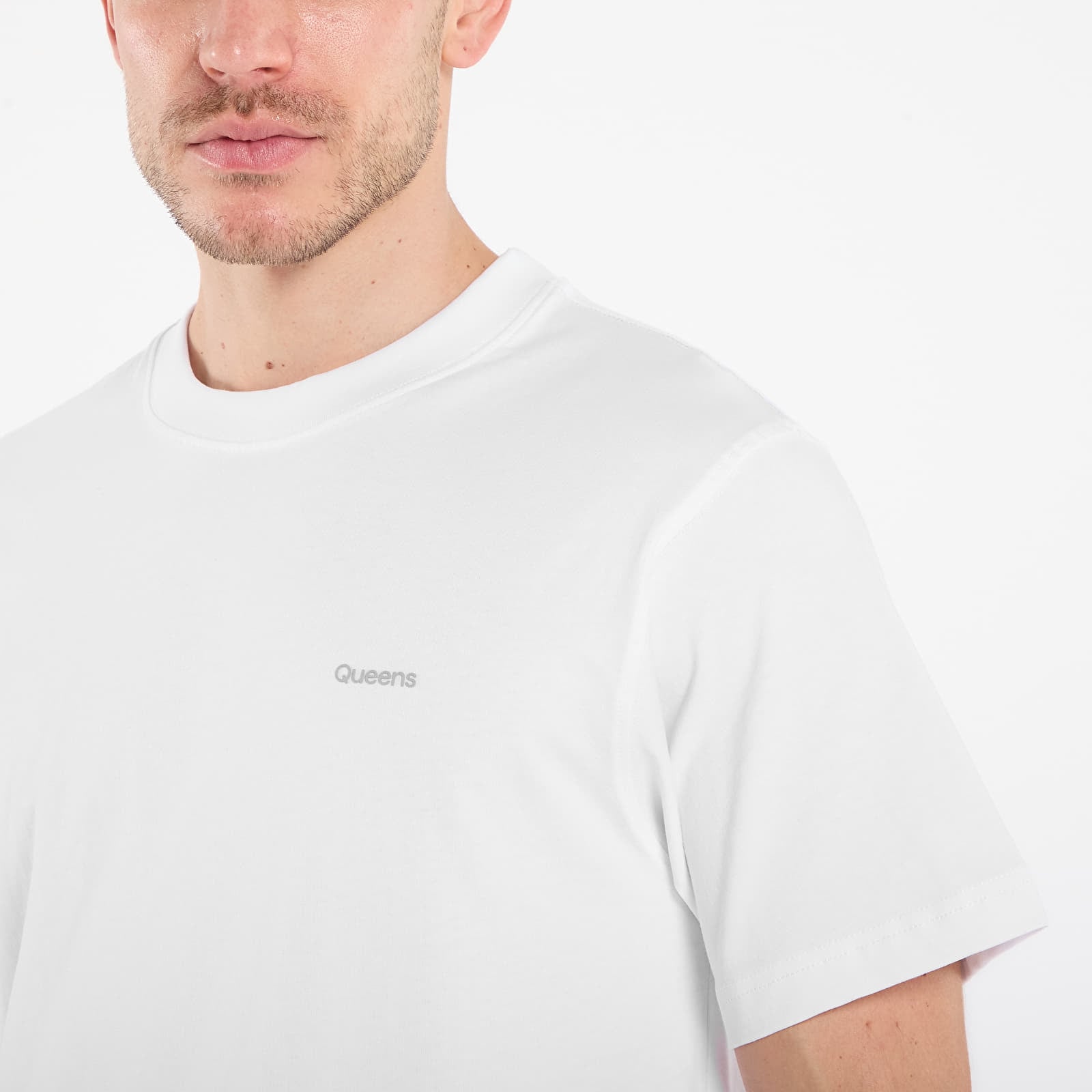 T-Shirts Queens Men's Esssential T-Shirt With Contrast Print 3-Pack White/ White/ White