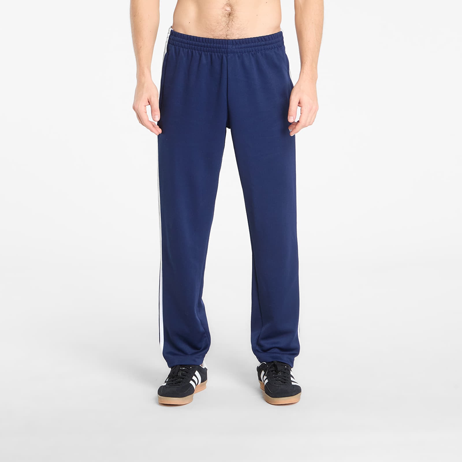 Pantaloni de trening adidas Regular Track Joggers Night Indigo/ Earth Strata L