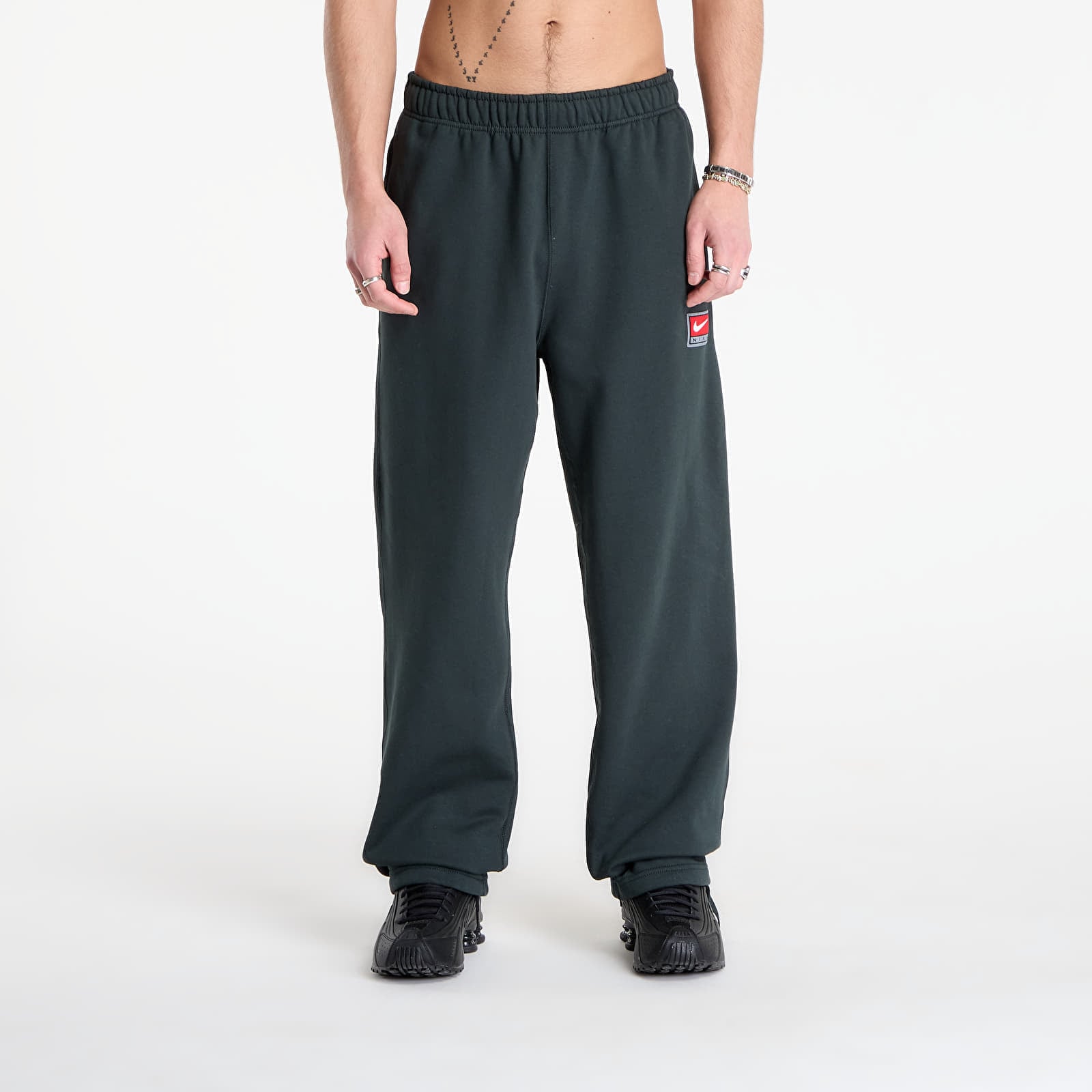 Pantaloni de trening Nike Solo Swoosh Mens Fleece Open-Hem Pants Black Spruce/ White S