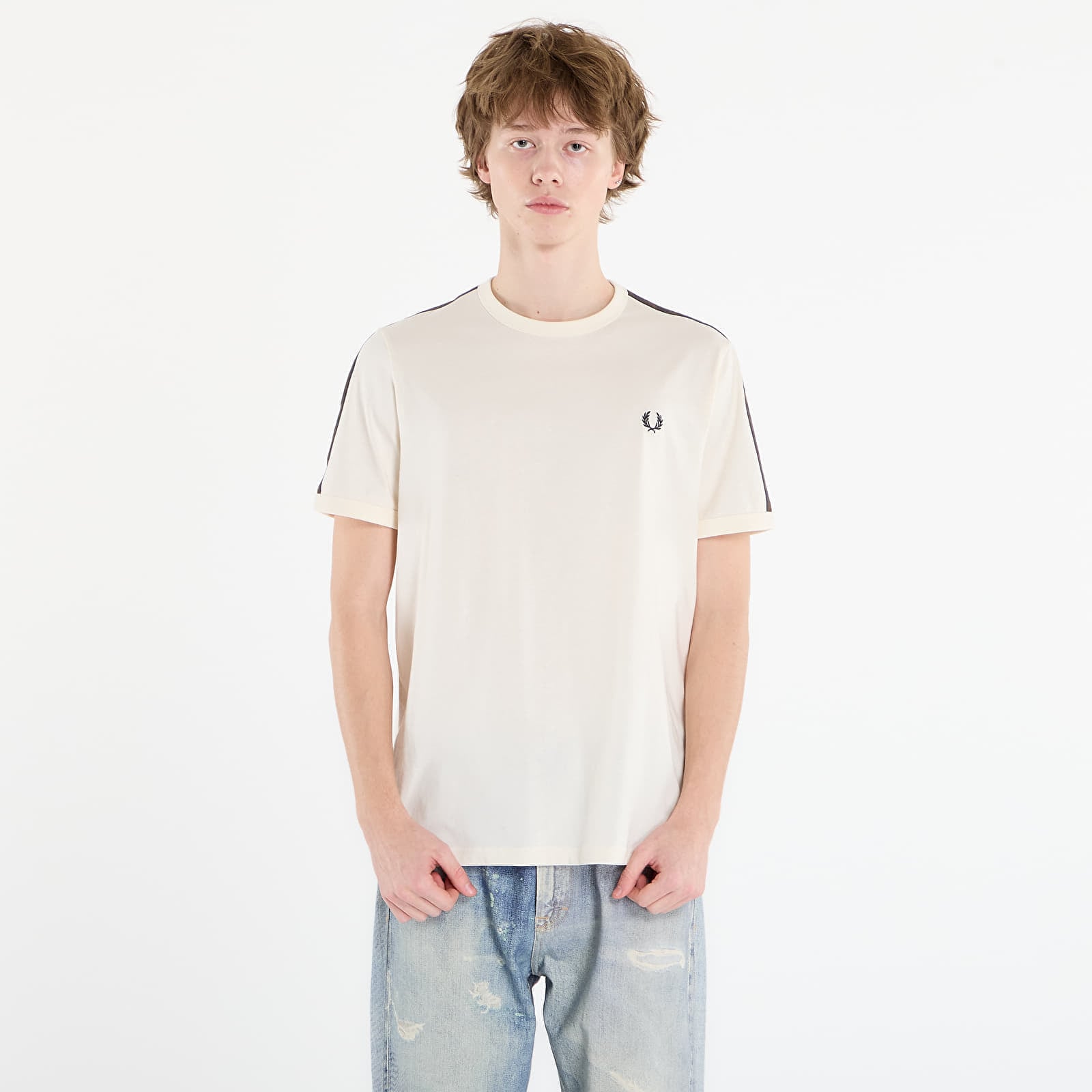 Тениска FRED PERRY Contrast Tape Ringer T-Shirt Ecru/ Burntobacco L