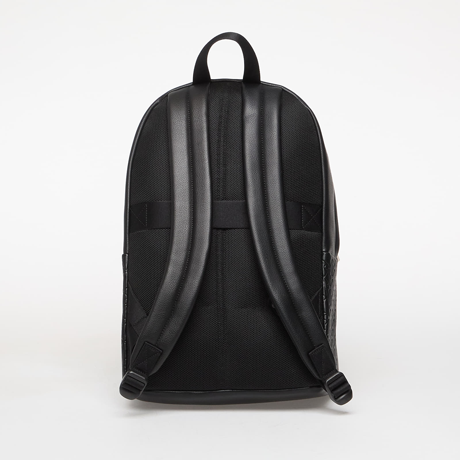 Batohy Calvin Klein Emblem Aop Emboss Round Backpack Black