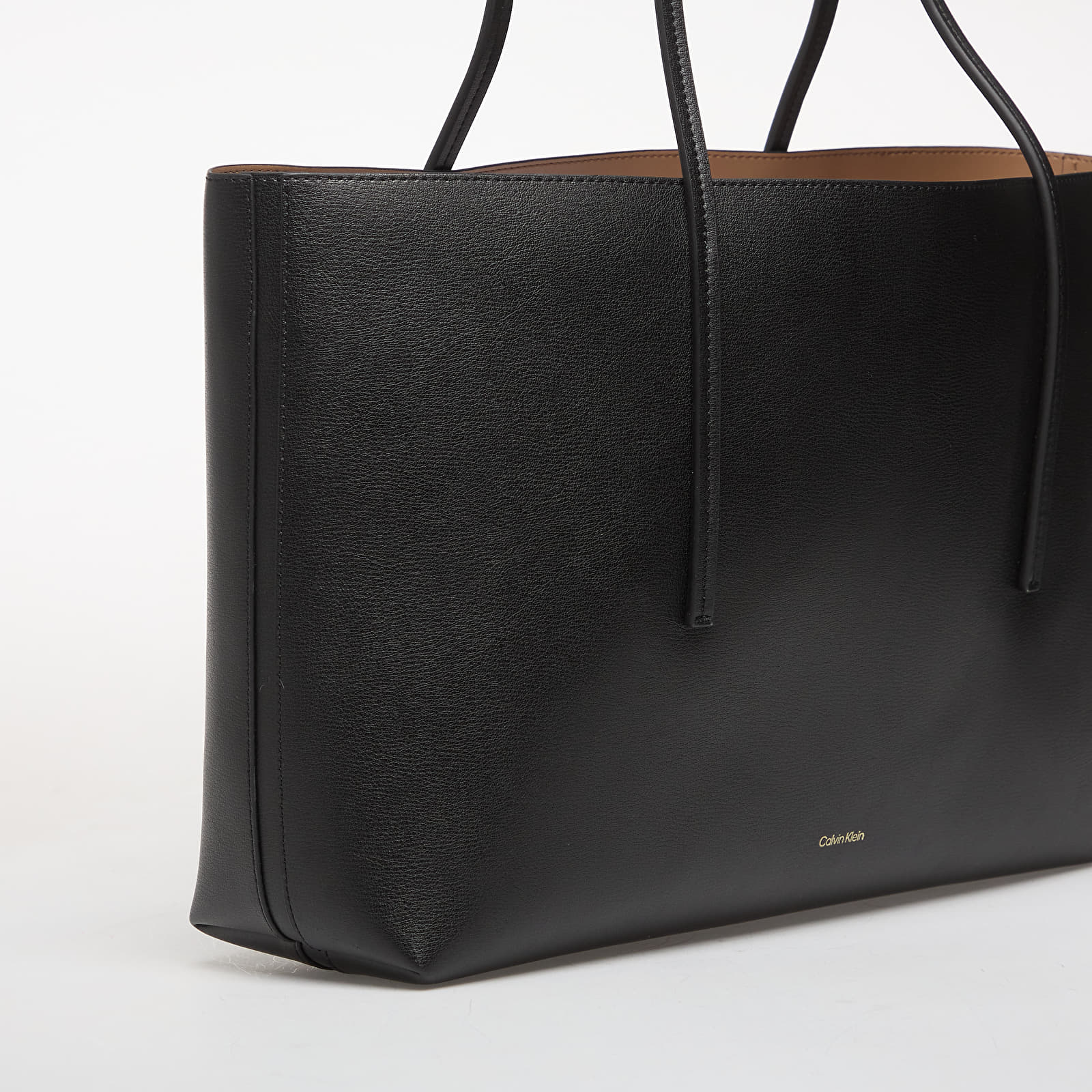 Käekotid Calvin Klein Foil Logo Tote W/ Pouch Black