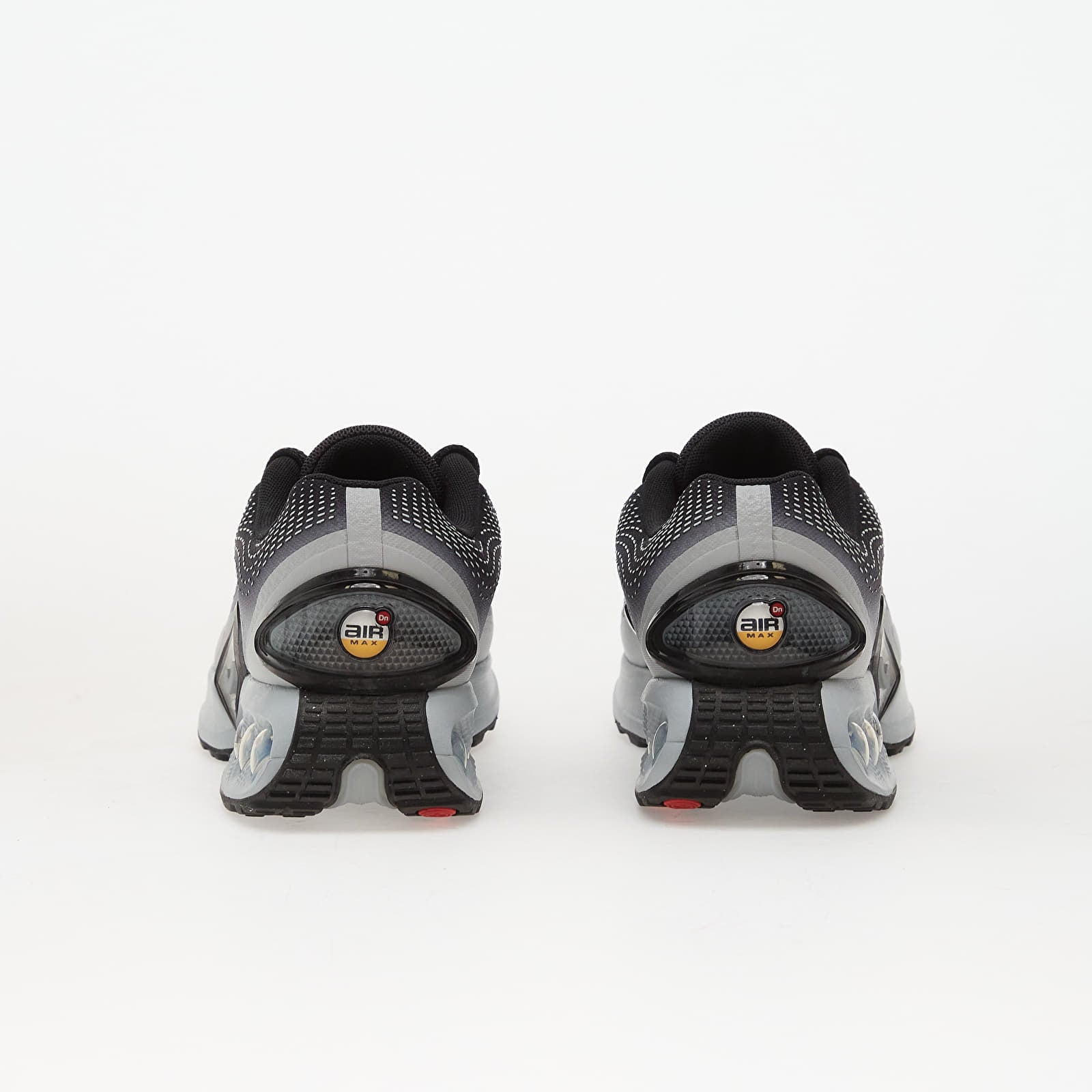 Vīriešu čības un apavi Nike Air Max Dn Se Black/ Black-Lt Smoke Grey