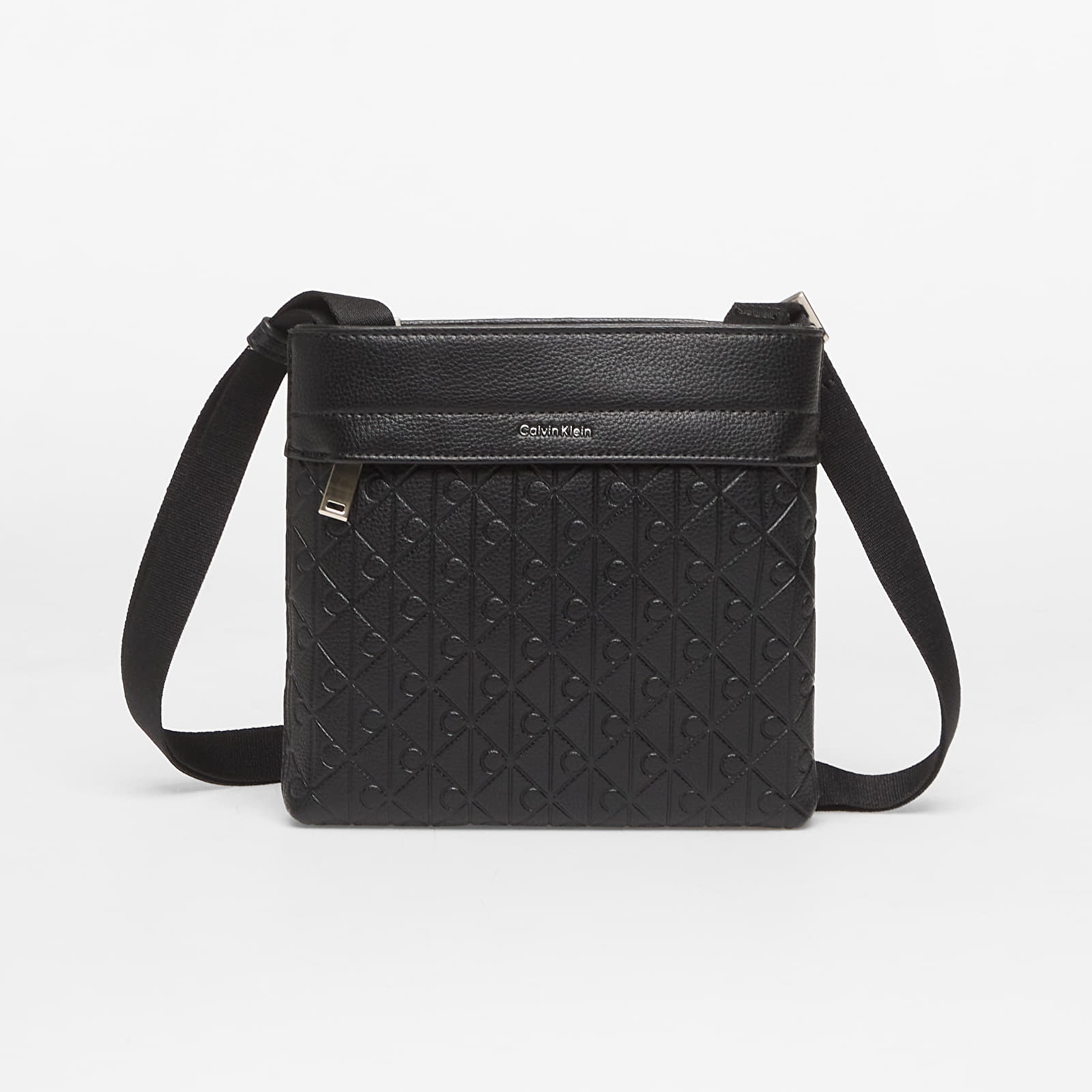 Sacs à bandoulière Calvin Klein Emblem Aop Emboss Flatpack Black