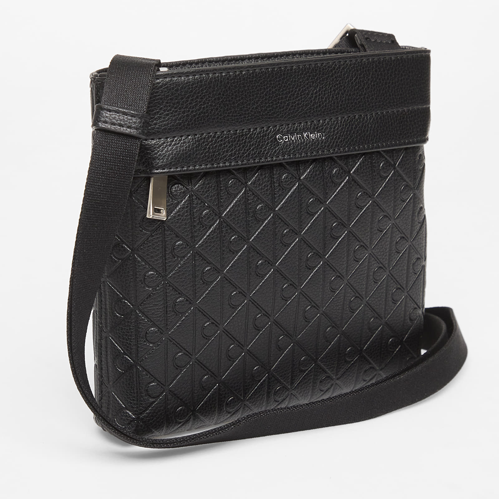 Sacs à bandoulière Calvin Klein Emblem Aop Emboss Flatpack Black