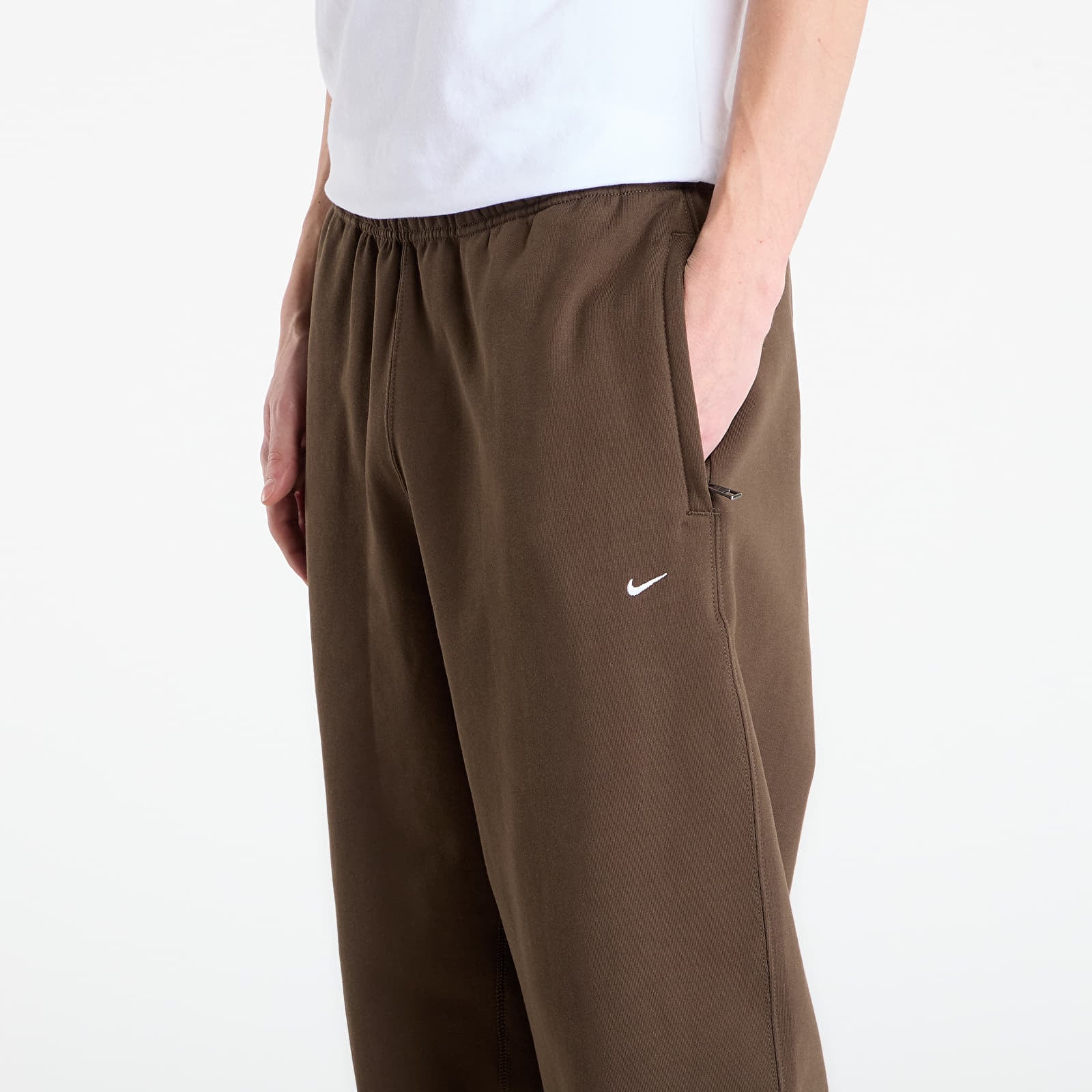 Pantaloni della tuta  Nike Solo Swoosh Men's Cuffed Fleece Pants Dark Hazel/ White