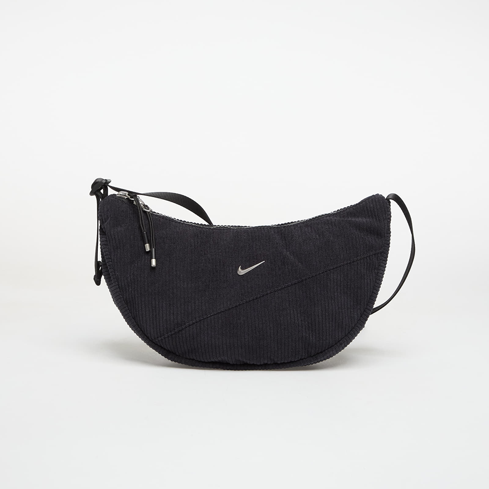 Taška Nike Aura Crescent Crossbody Bag 4L Black/ Black/ Mt Silver Brl Universal