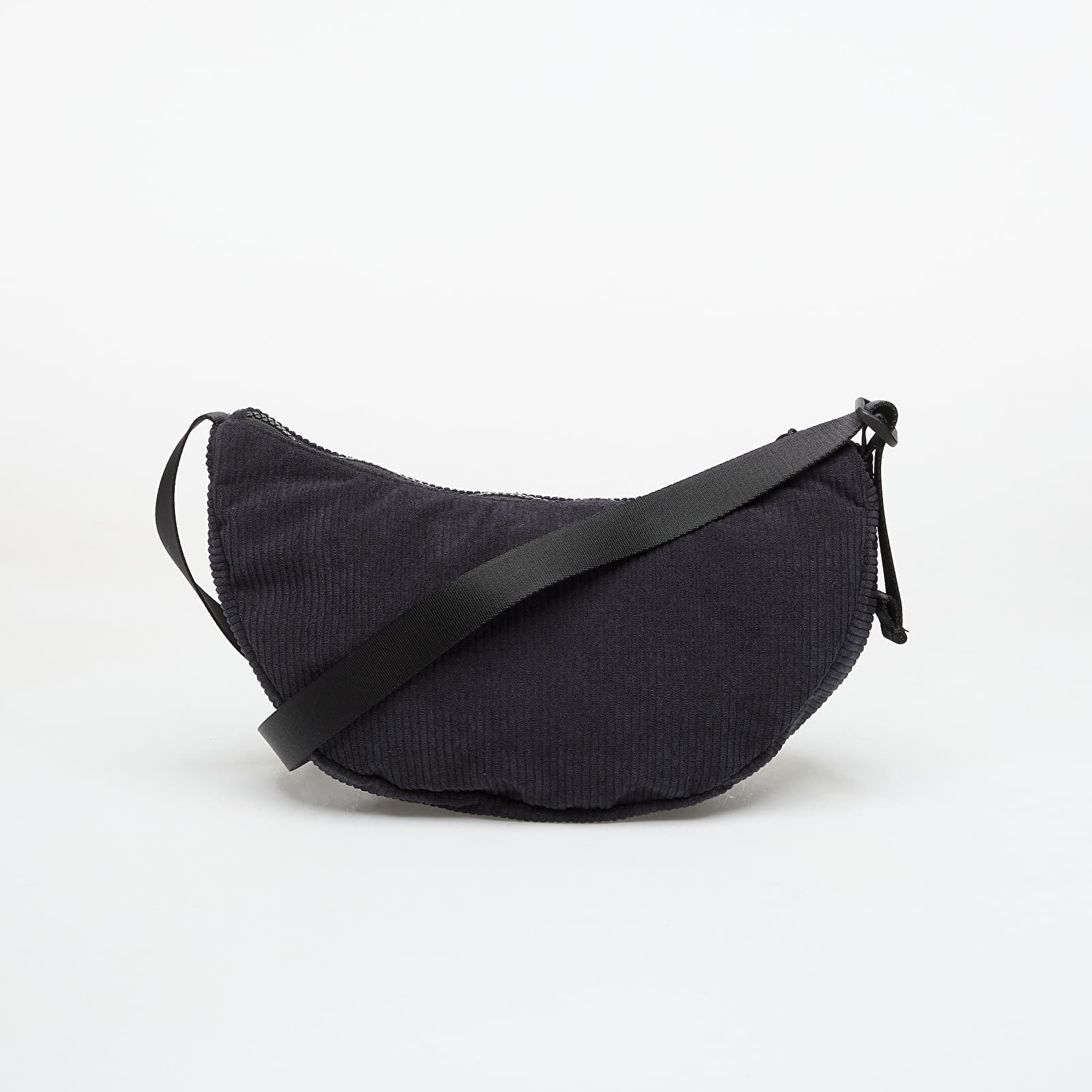 Tašky cez rameno Nike Aura Crescent Crossbody Bag 4L Black/ Black/ Mt Silver Brl