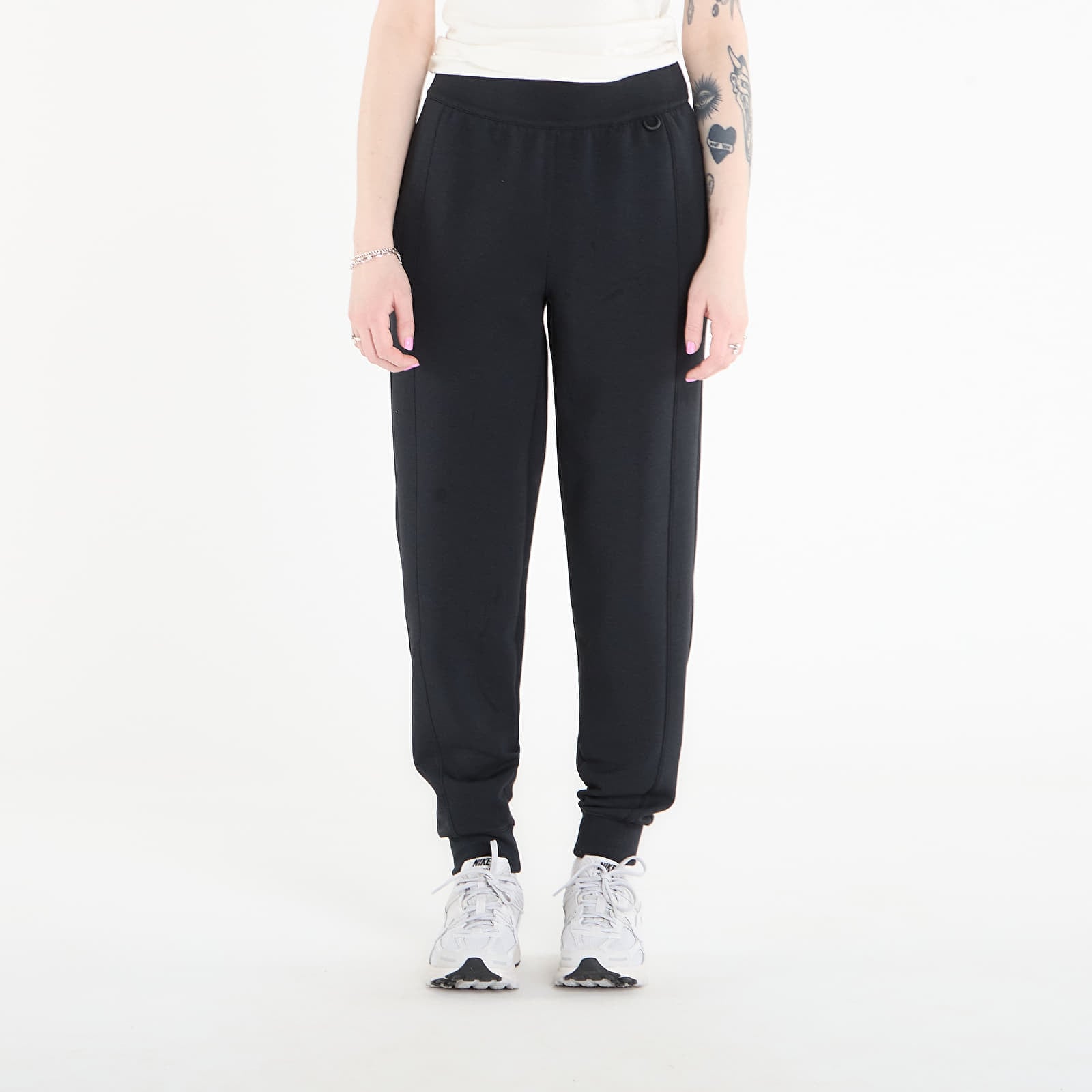 Träningsbyxor för kvinnor Nike 24.7 ImpossiblySoft Women's Dri-FIT Mid-Rise Joggers Black/ Dk Smoke Grey
