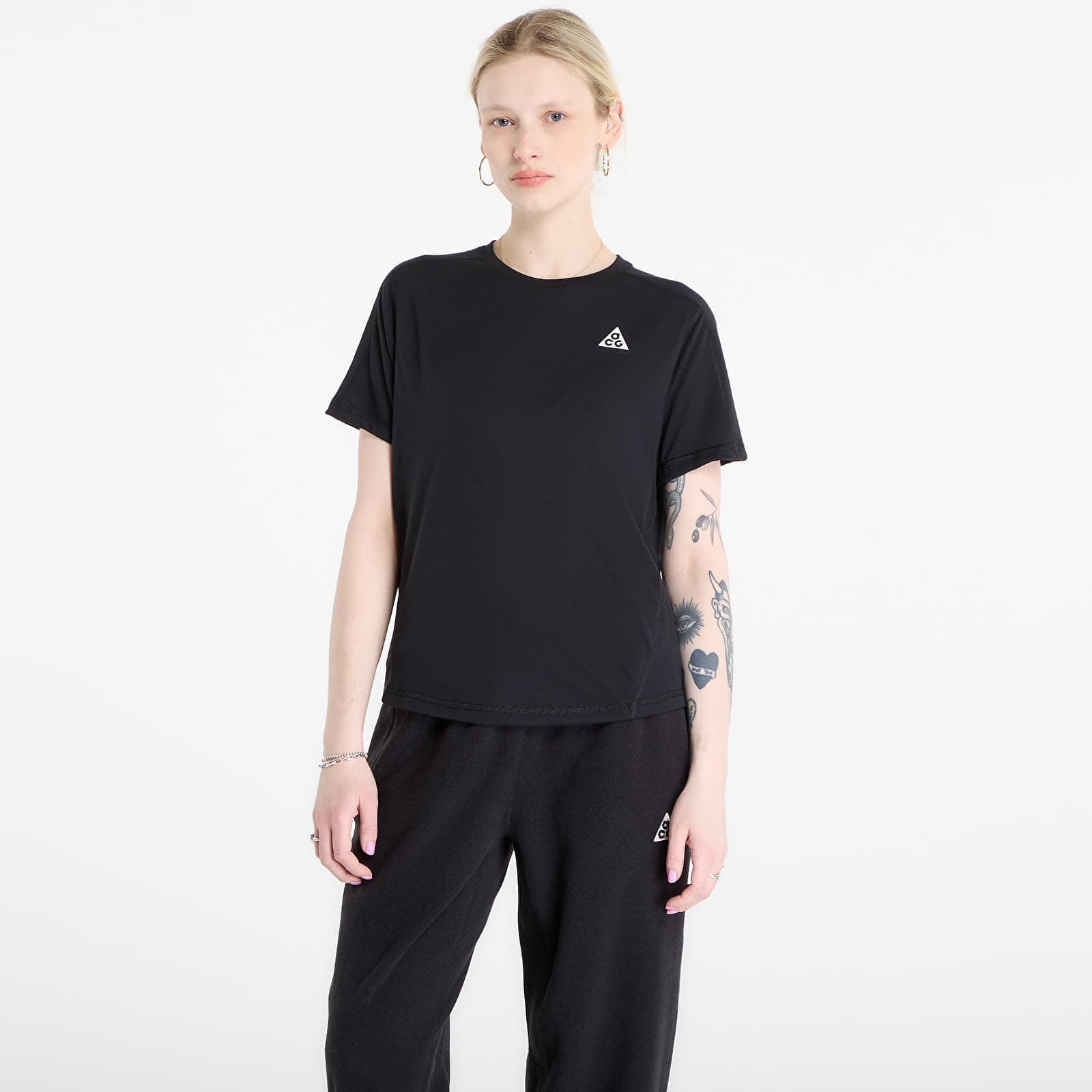 T-shirt Nike ACG Women's Dri-FIT Short-Sleeve Trail Running Top Black/ Summit White S
