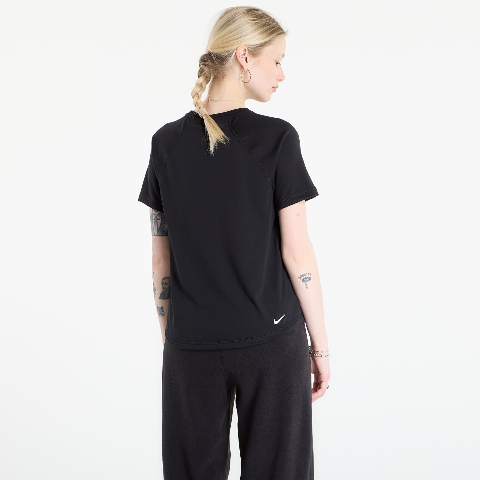 Naisten T-paidat Nike ACG Women's Dri-FIT Short-Sleeve Trail Running Top Black/ Summit White