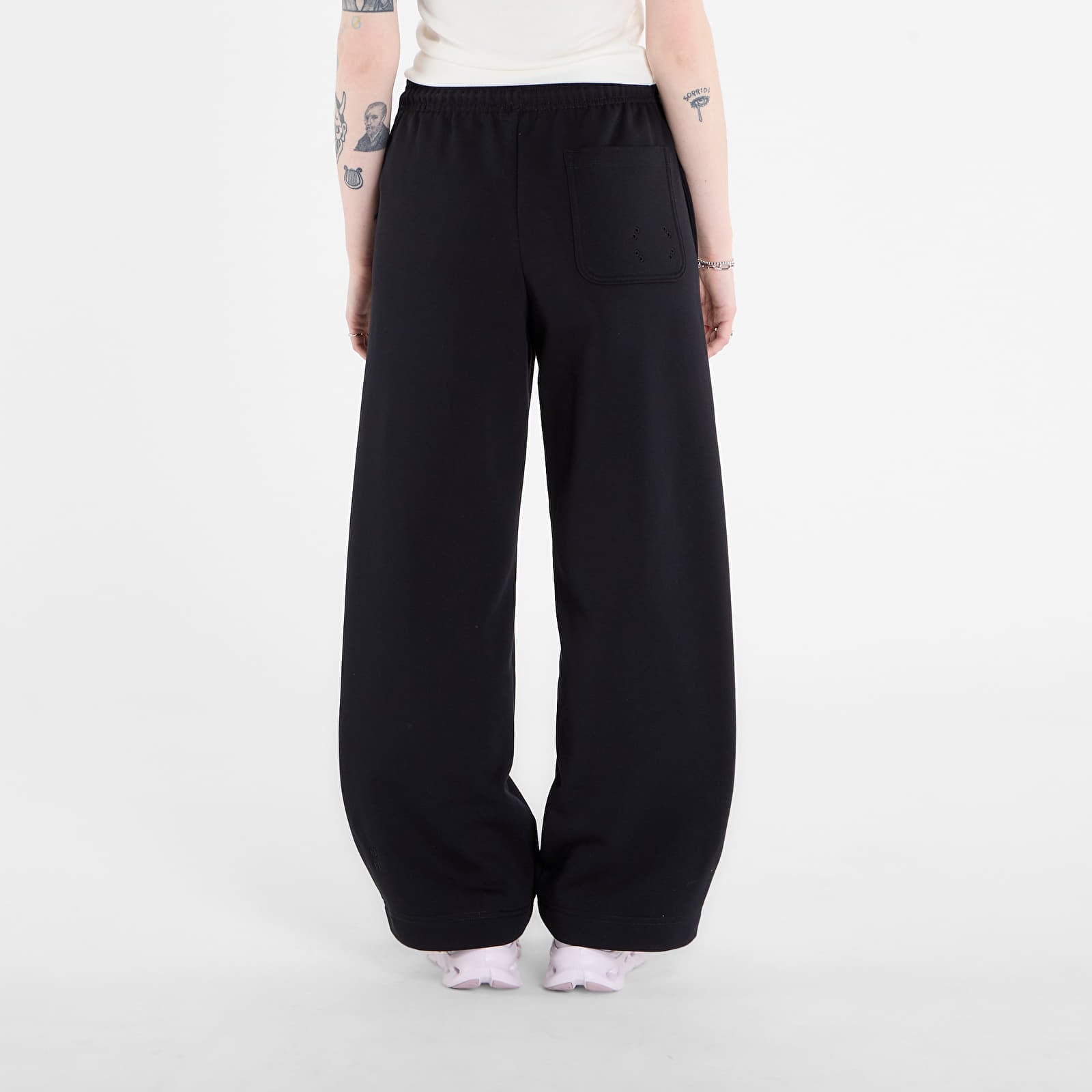 Pantaloni de trening pentru femei On Club Collective Pants Black