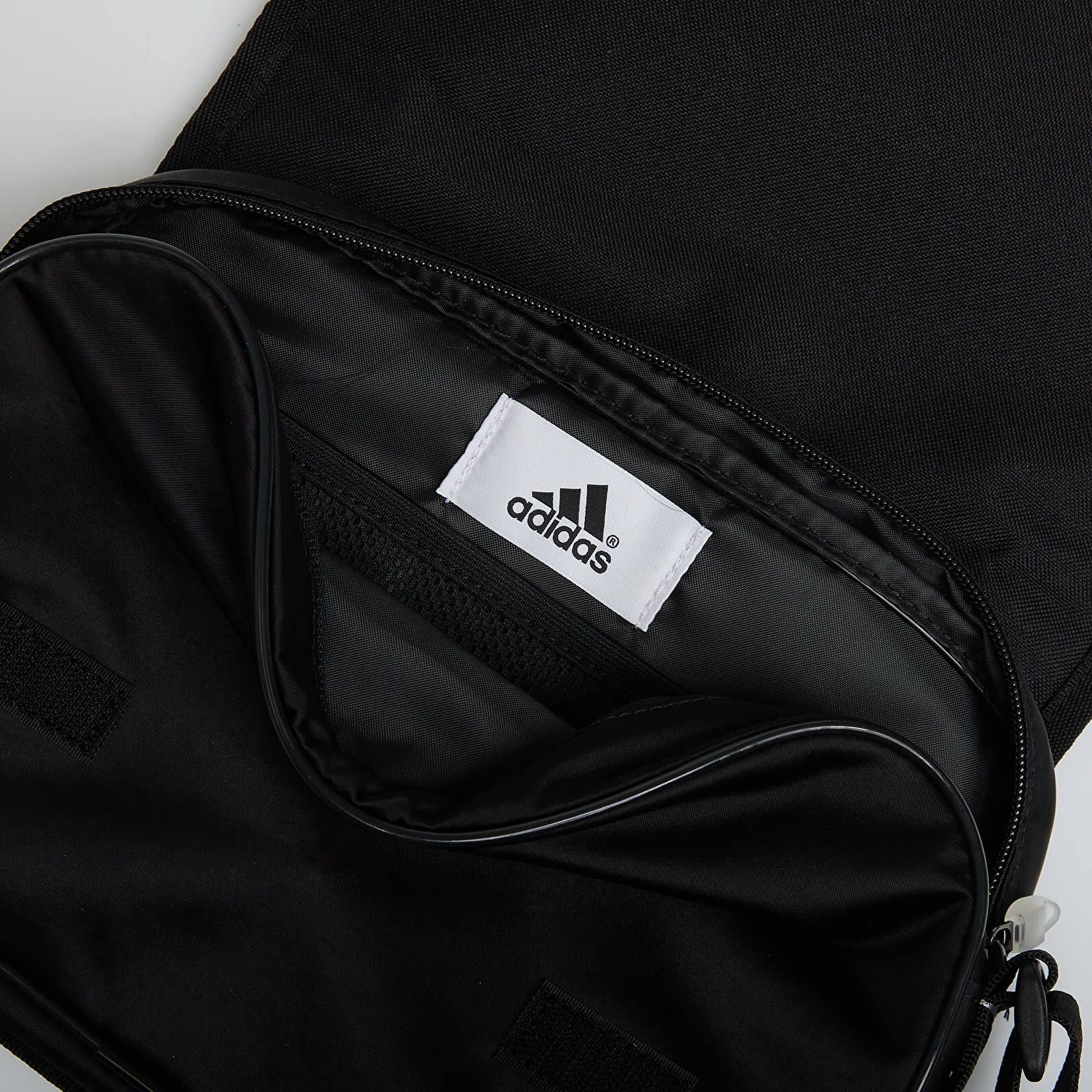 Umhängetaschen adidas Small Messenger Black
