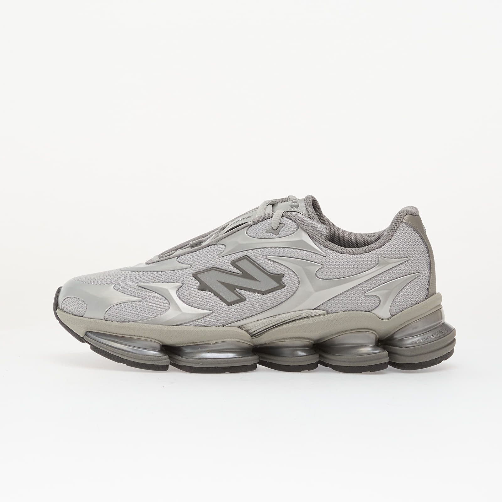 Sneakers New Balance 2000 Grey EUR 44.5