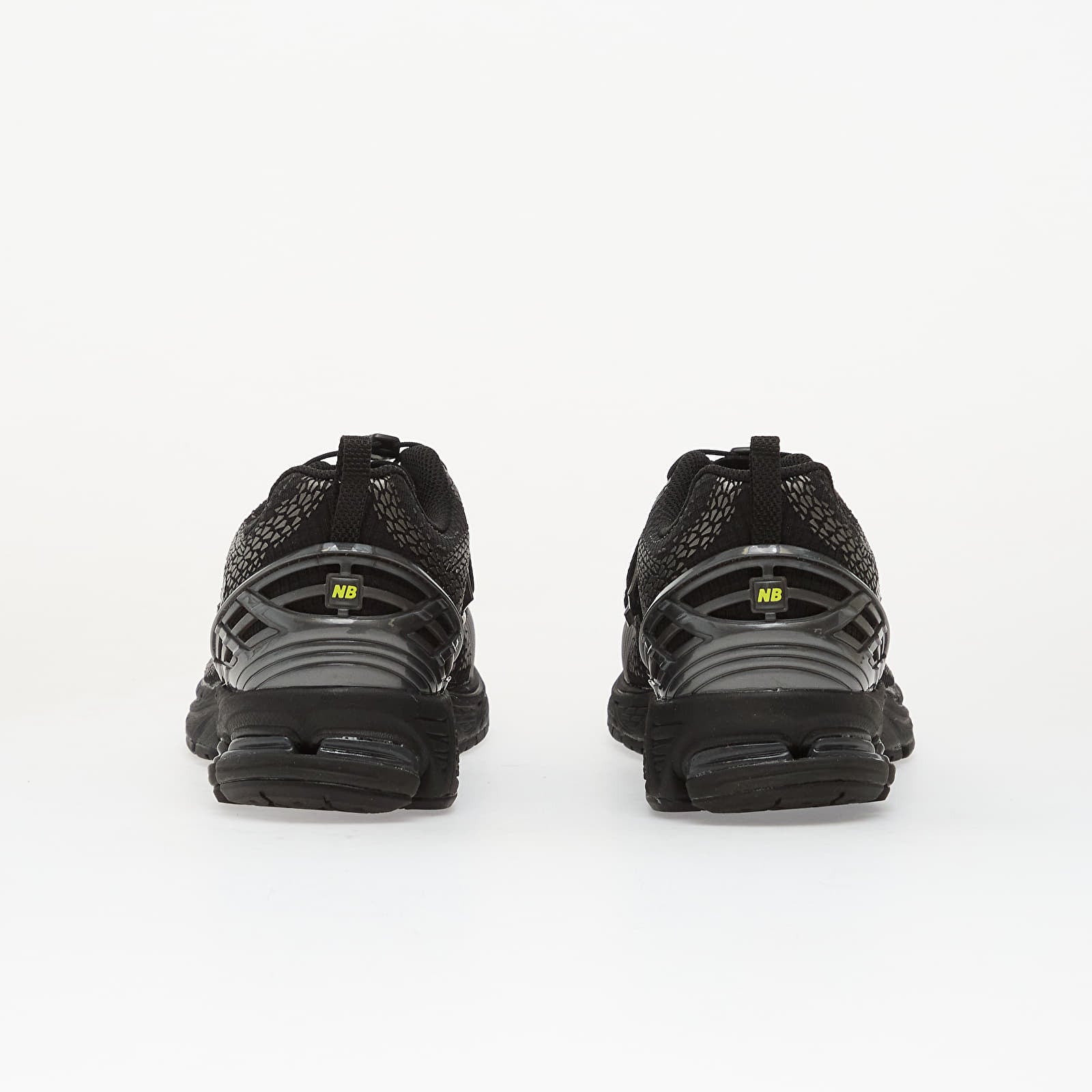 Men's sneakers and shoes New Balance 1906 Black/ 103 White/ Alkaline Green