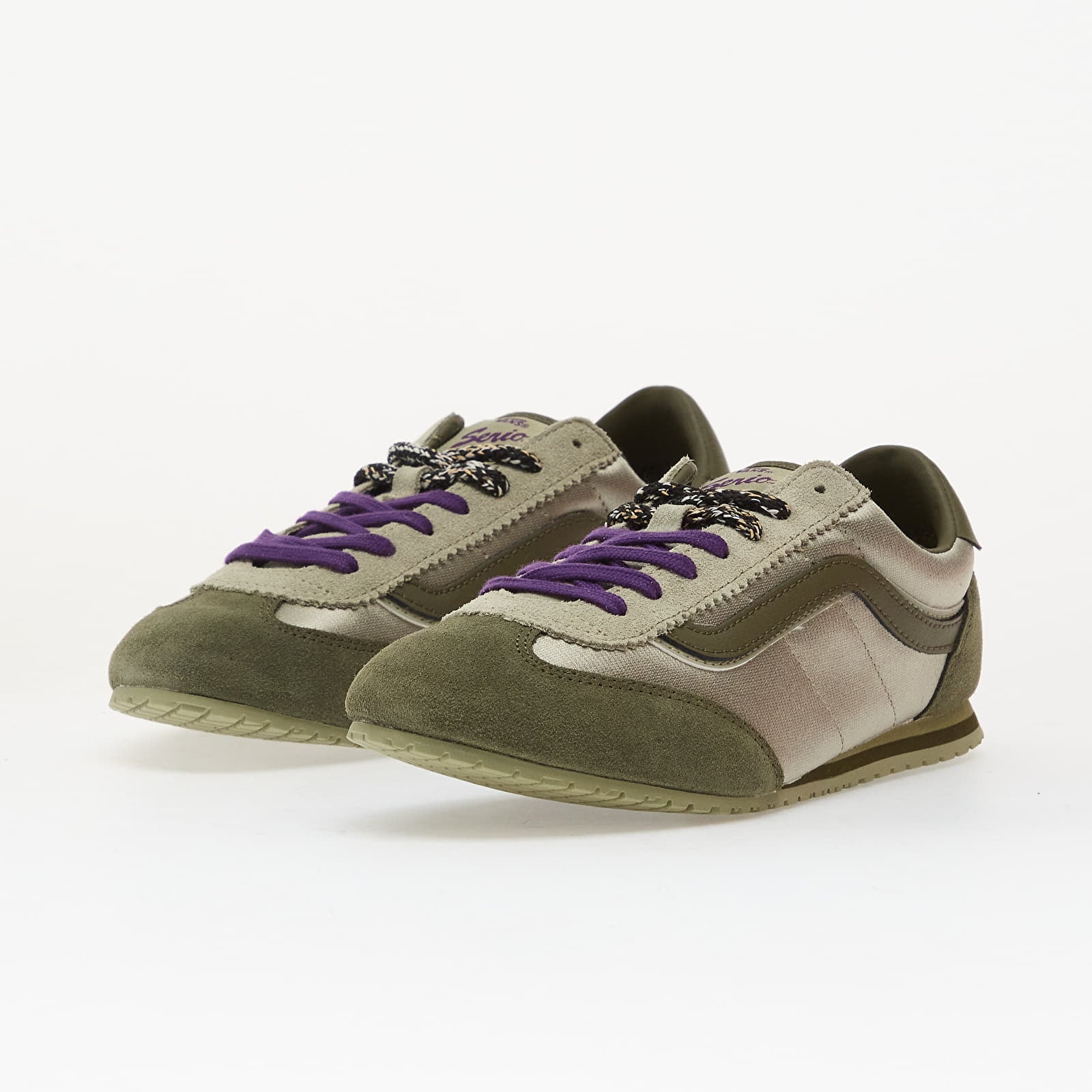 Turnschuhe und Schuhe für Männer Vans Super Lowpro Satin Soft Sage