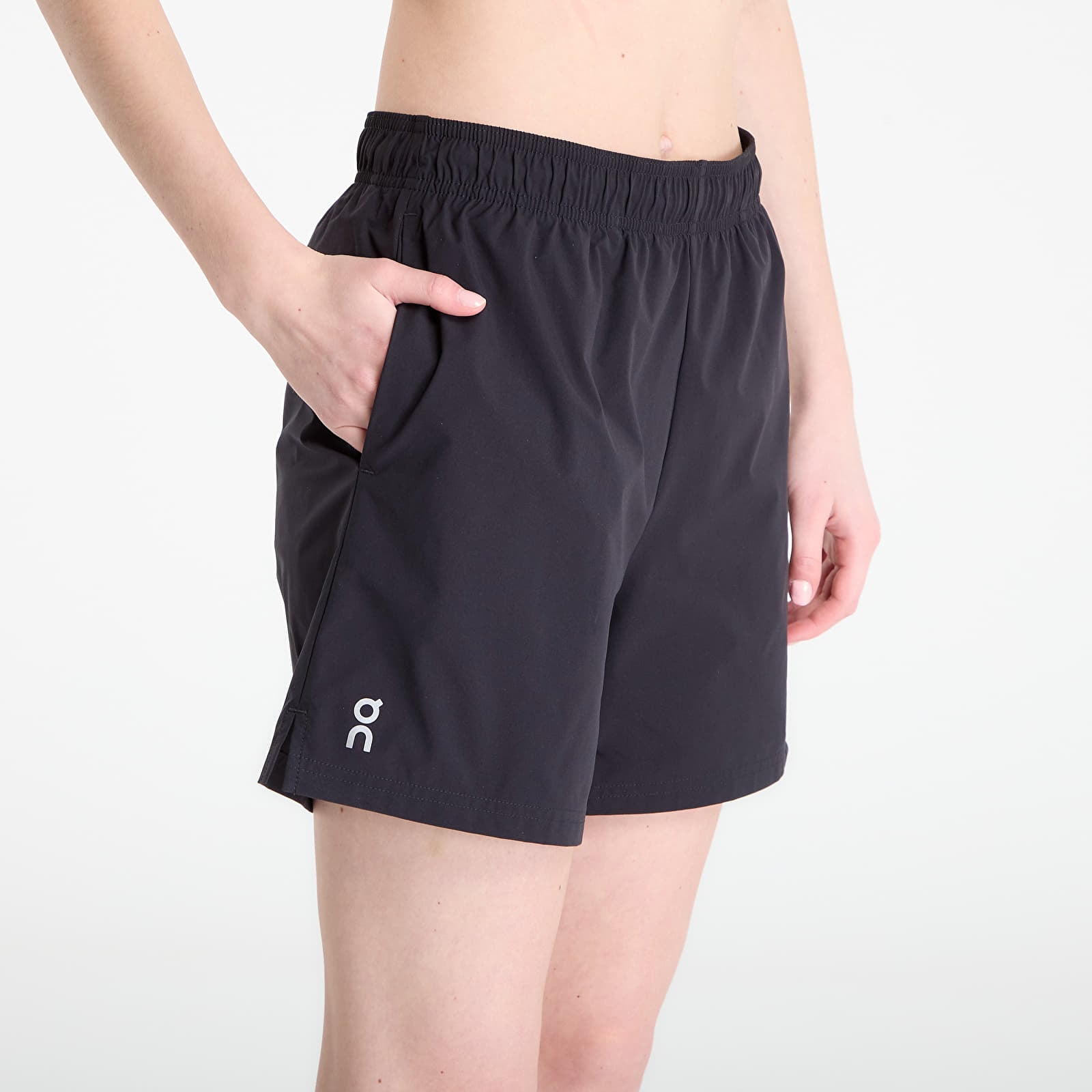 Women's Trousers On 5" Core Shorts Black