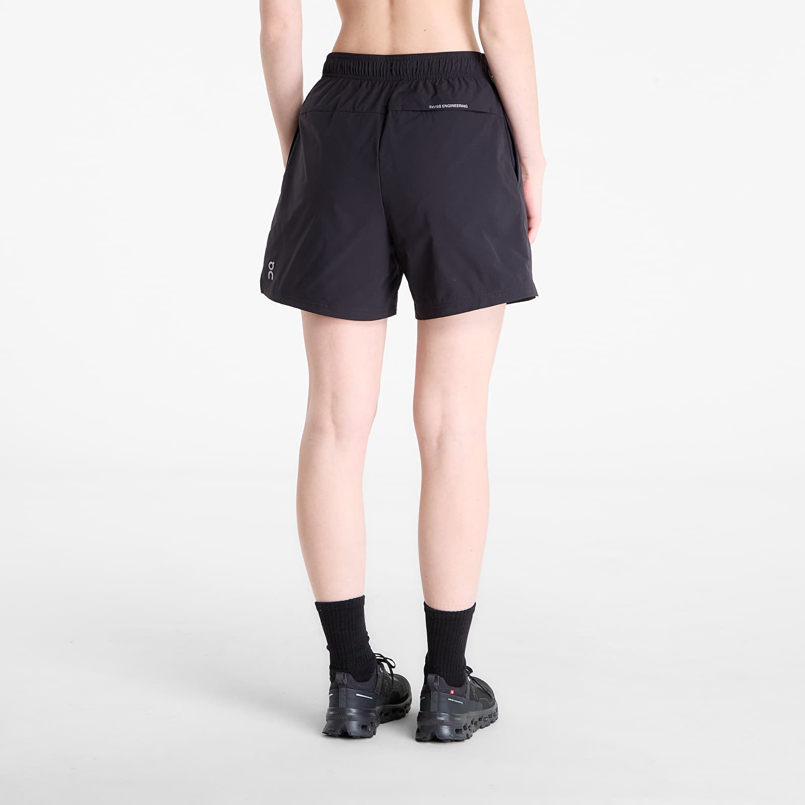 Women's Trousers On 5" Core Shorts Black