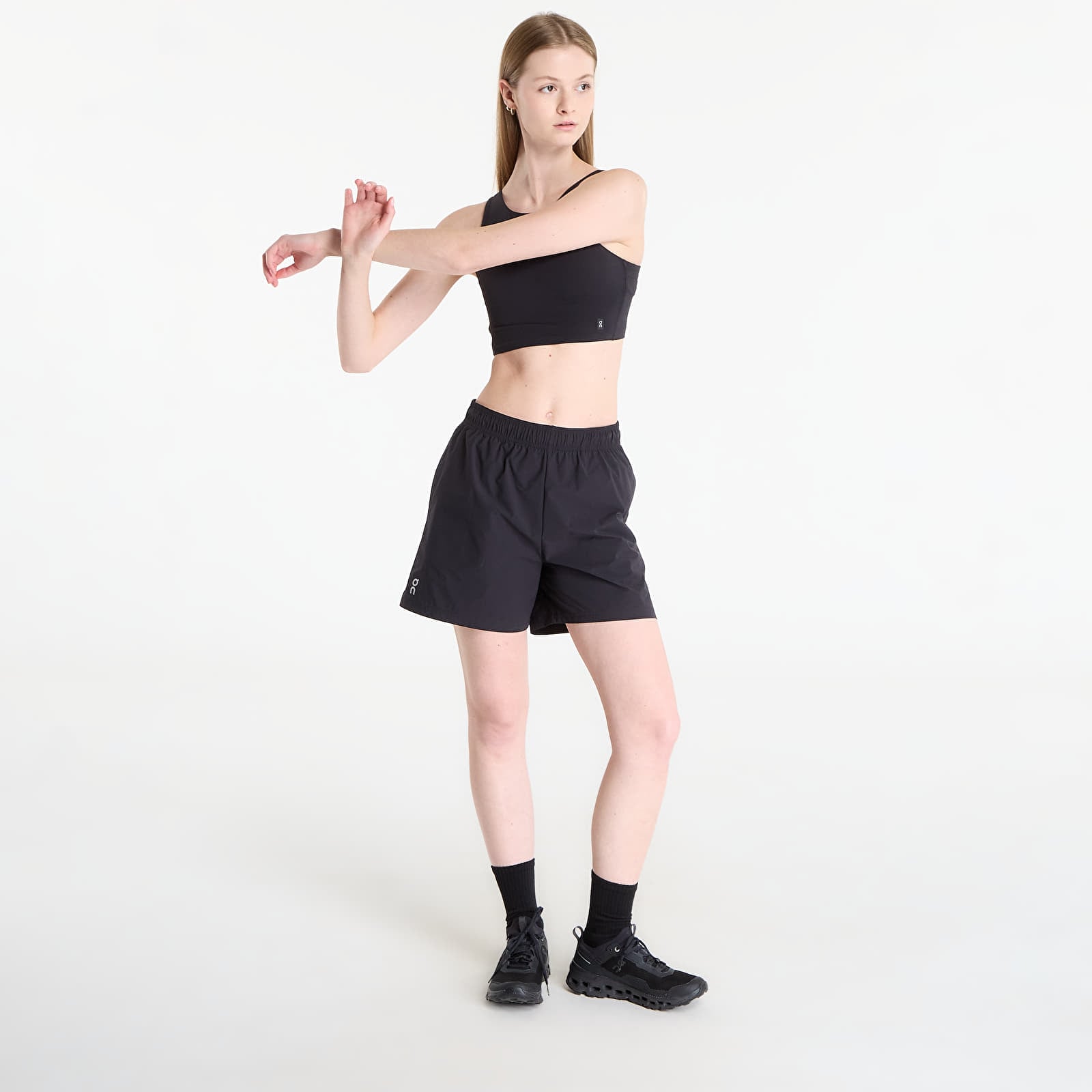 Women's Trousers On 5" Core Shorts Black