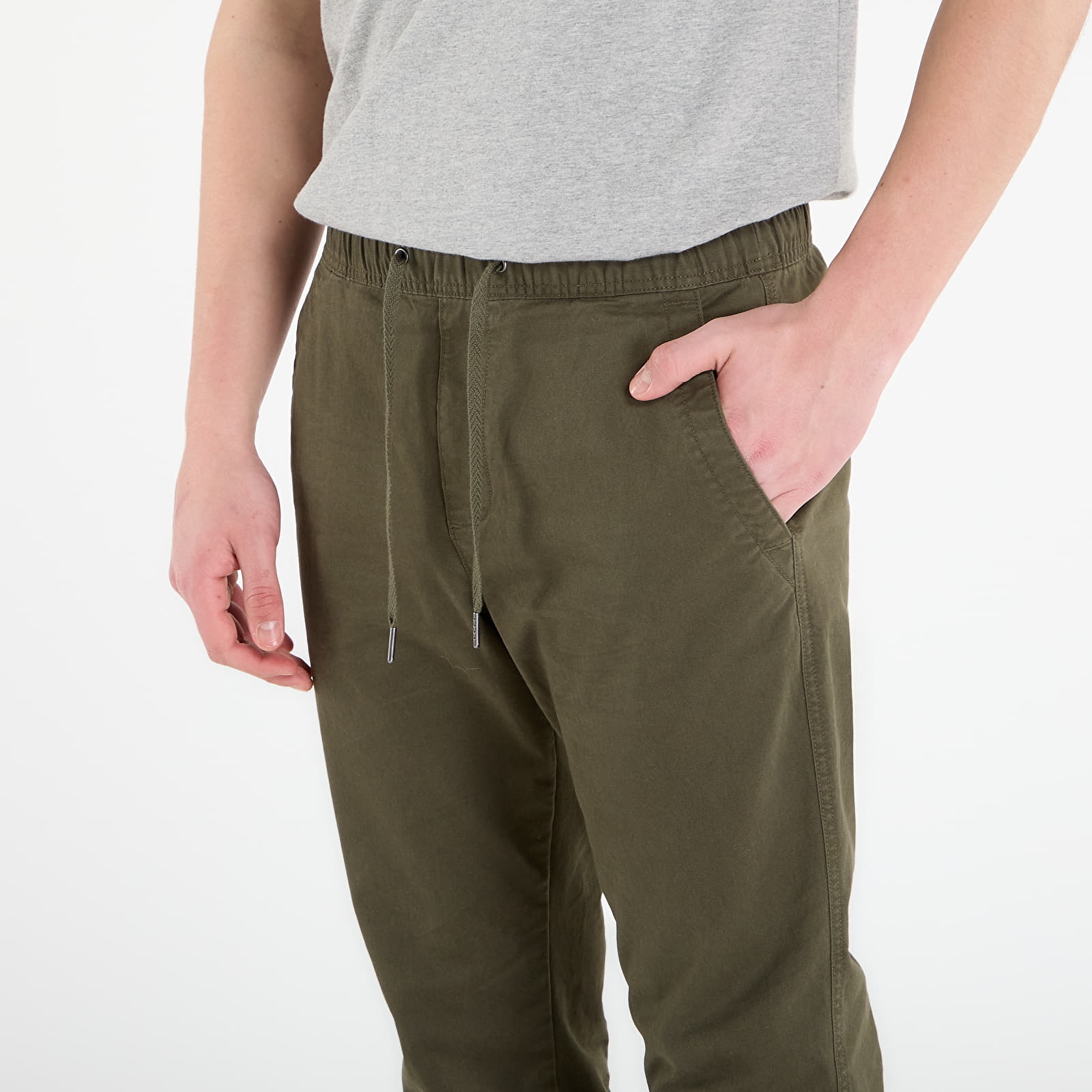 Hosen GAP V-Essential Jogger Black Moss