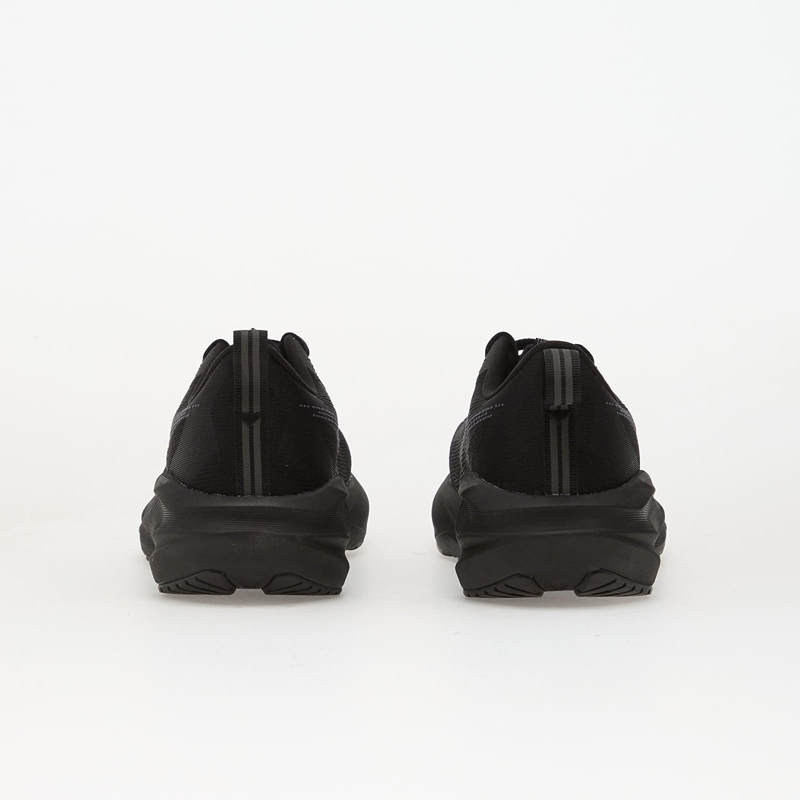 Sneakers und Schuhe für Frauen Asics Novablast 5 Black/ Carrier Grey