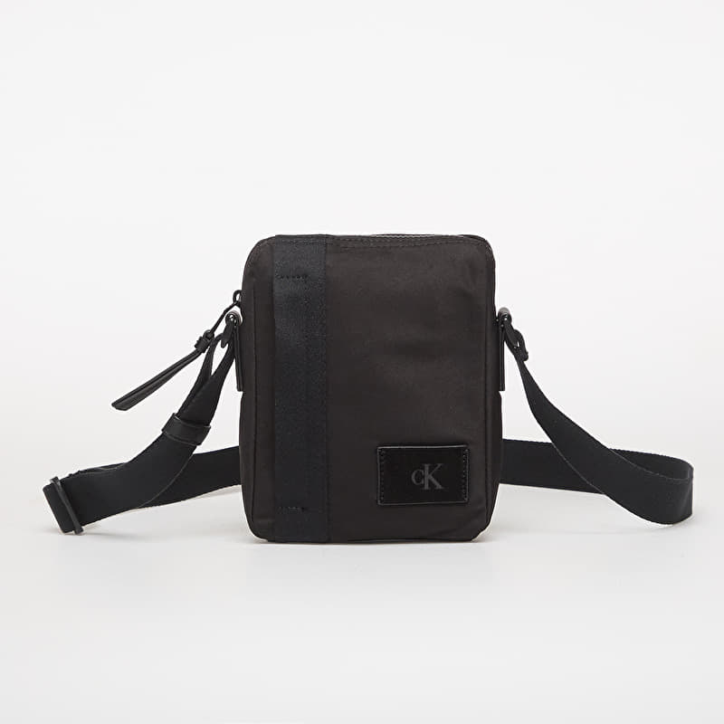 Laukku Calvin Klein Canvas Mix Reporter Black