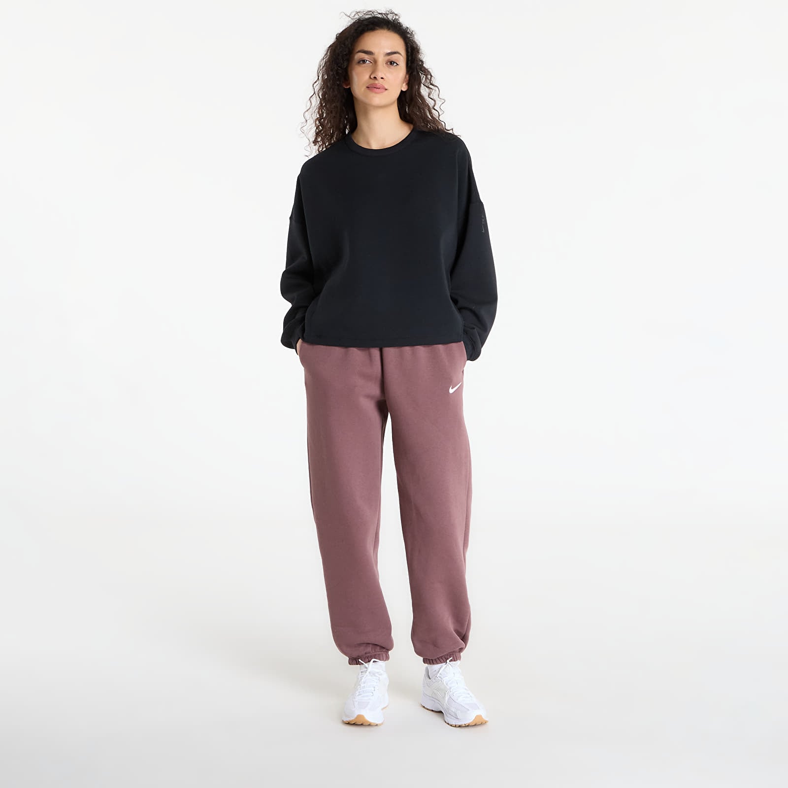 T-shirts Nike 24.7 ImpossiblySoft Women's Dri-FIT Oversized Crew-Neck Top Black/ Dk Smoke Grey