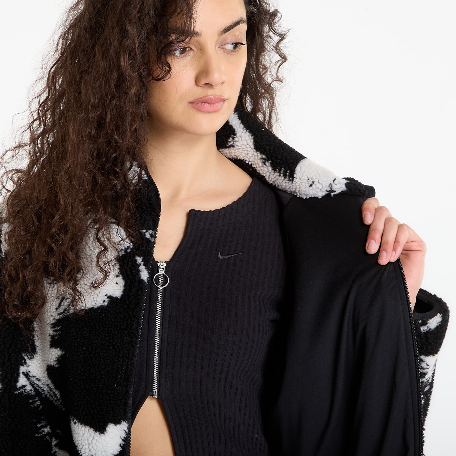 Hoodies and sweatshirts  Nike Sportswear Women's Oversized High-Pile Fleece Top Black/ Black/ Sail