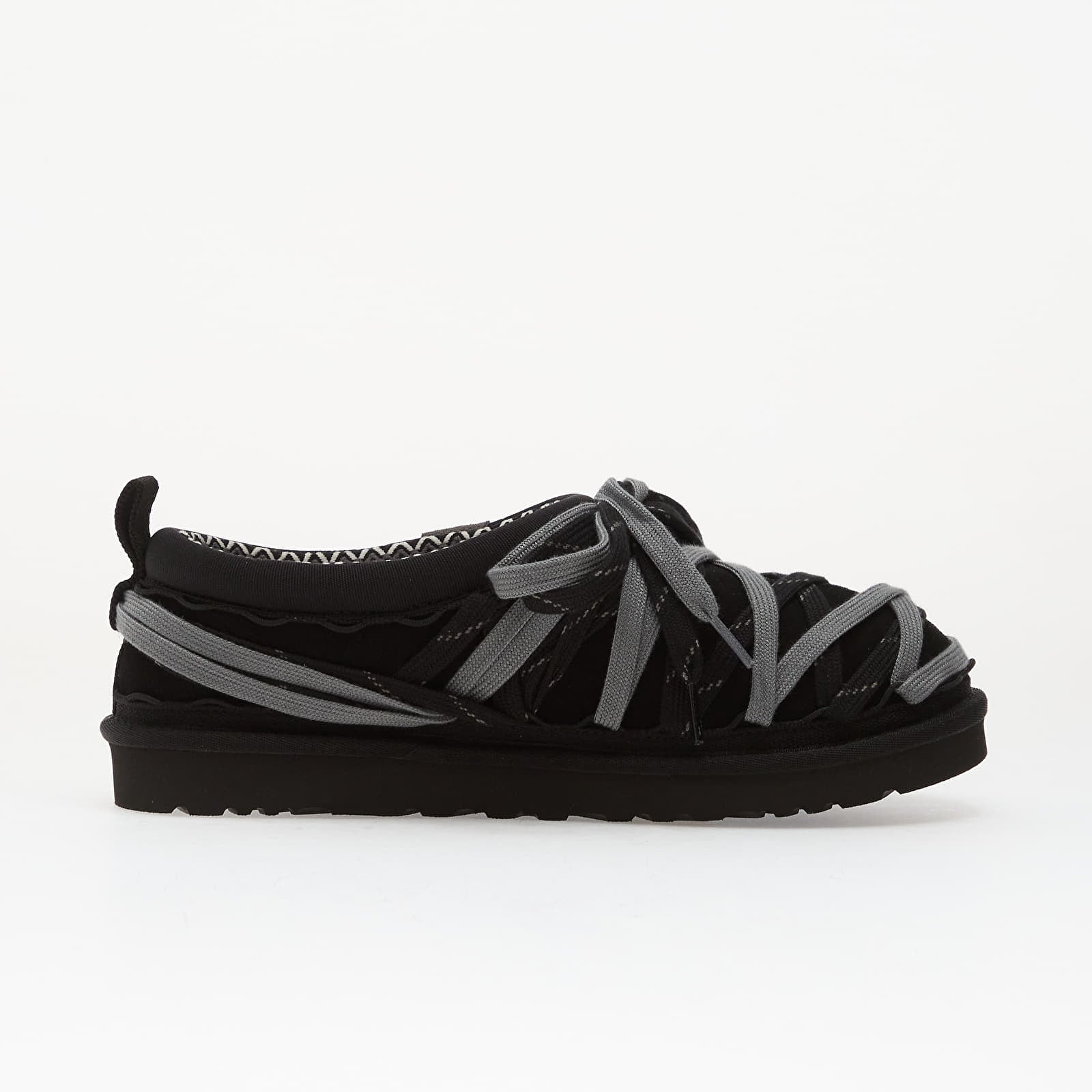 Vīriešu čības un apavi UGG M Tasman Lace Black