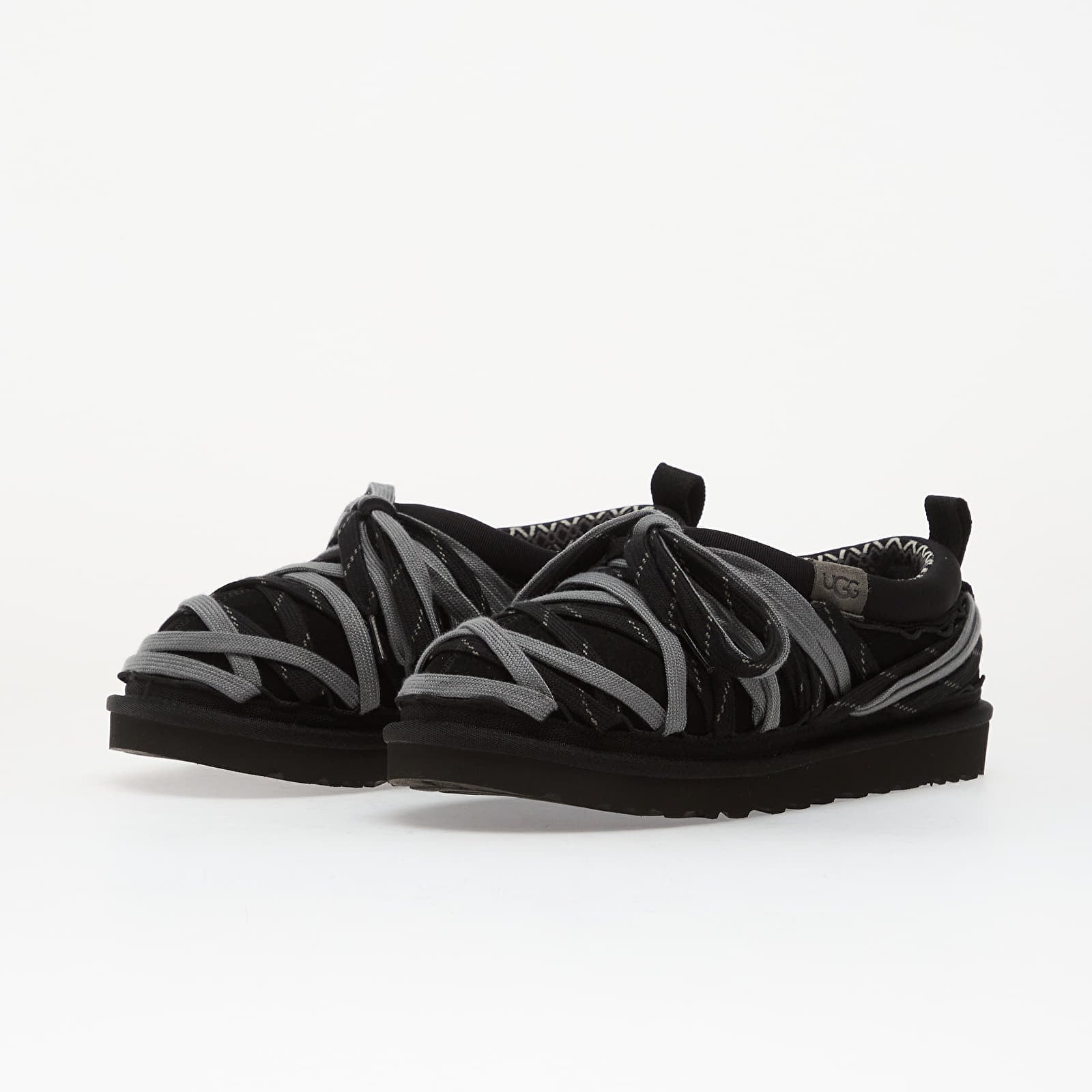 Vīriešu čības un apavi UGG M Tasman Lace Black