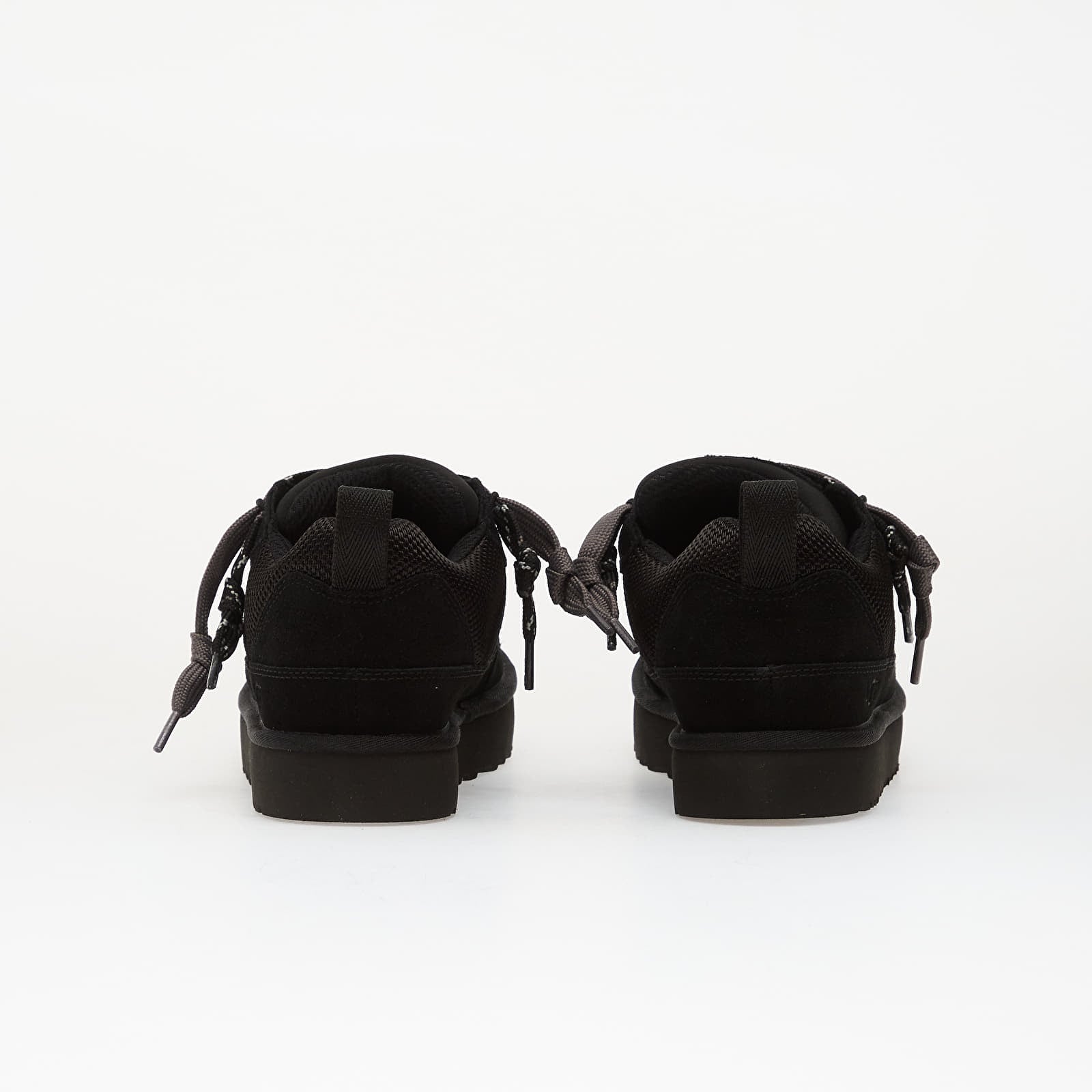 Vīriešu čības un apavi UGG M Lo Lowmel Black