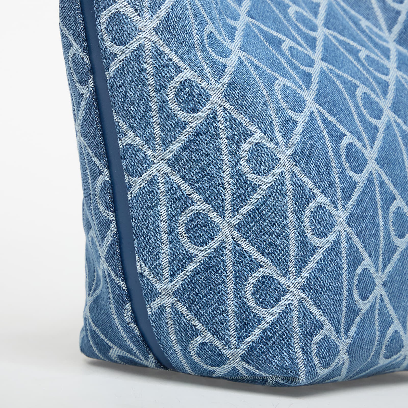 Skuldertasker til mænd Calvin Klein Emblem Aop Denim Bucket Blue