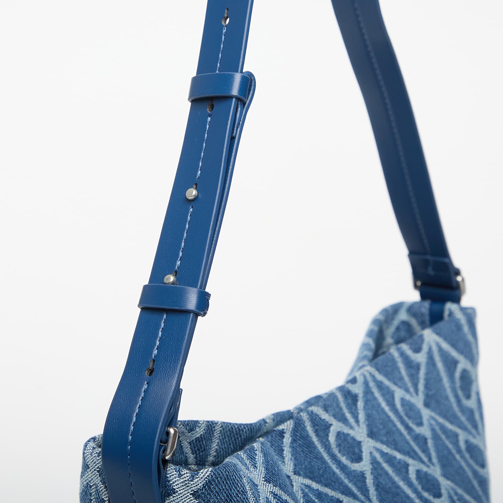 Skuldertasker til mænd Calvin Klein Emblem Aop Denim Bucket Blue