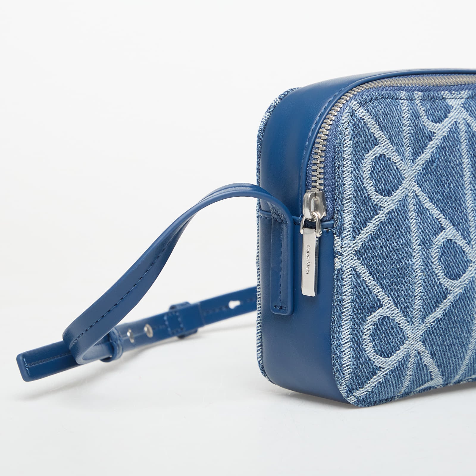 Muške torbe preko ramena Calvin Klein Emblem Aop Denim Cam Blue