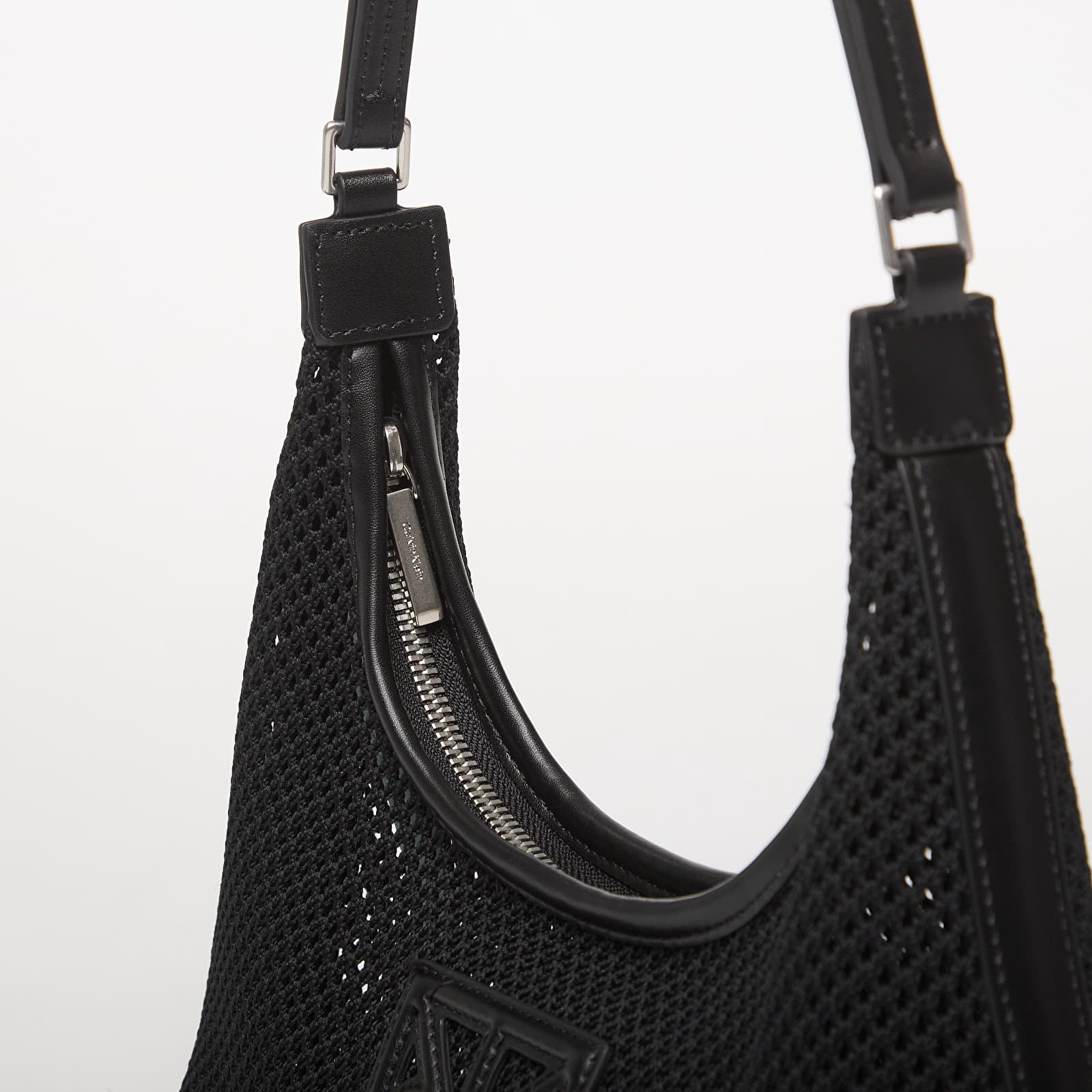Miesten olkalaukut Calvin Klein Emblem Mesh Shoulder Bag Black