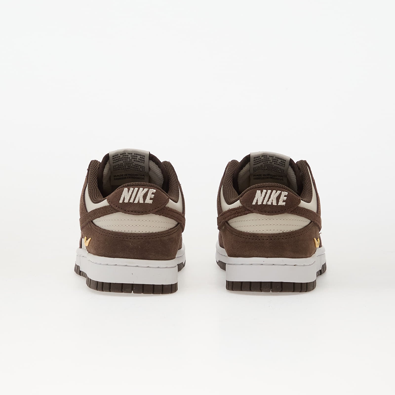 Женская обувь Nike W Dunk Low Lt Orewood Brn/ Baroque Brown-White-Mtlc Gold