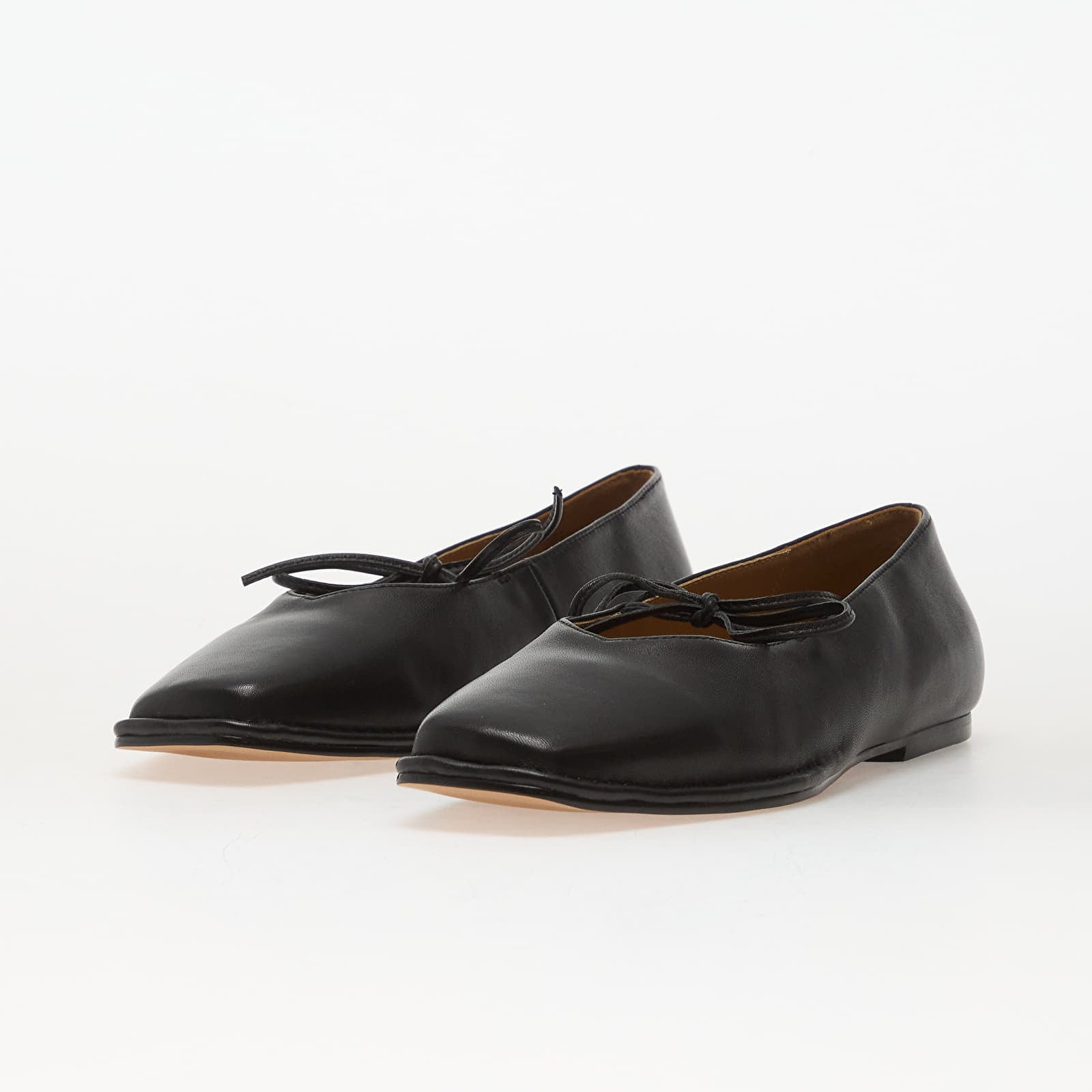 Sieviešu kedas un apavi Steve Madden Lola Black Leather