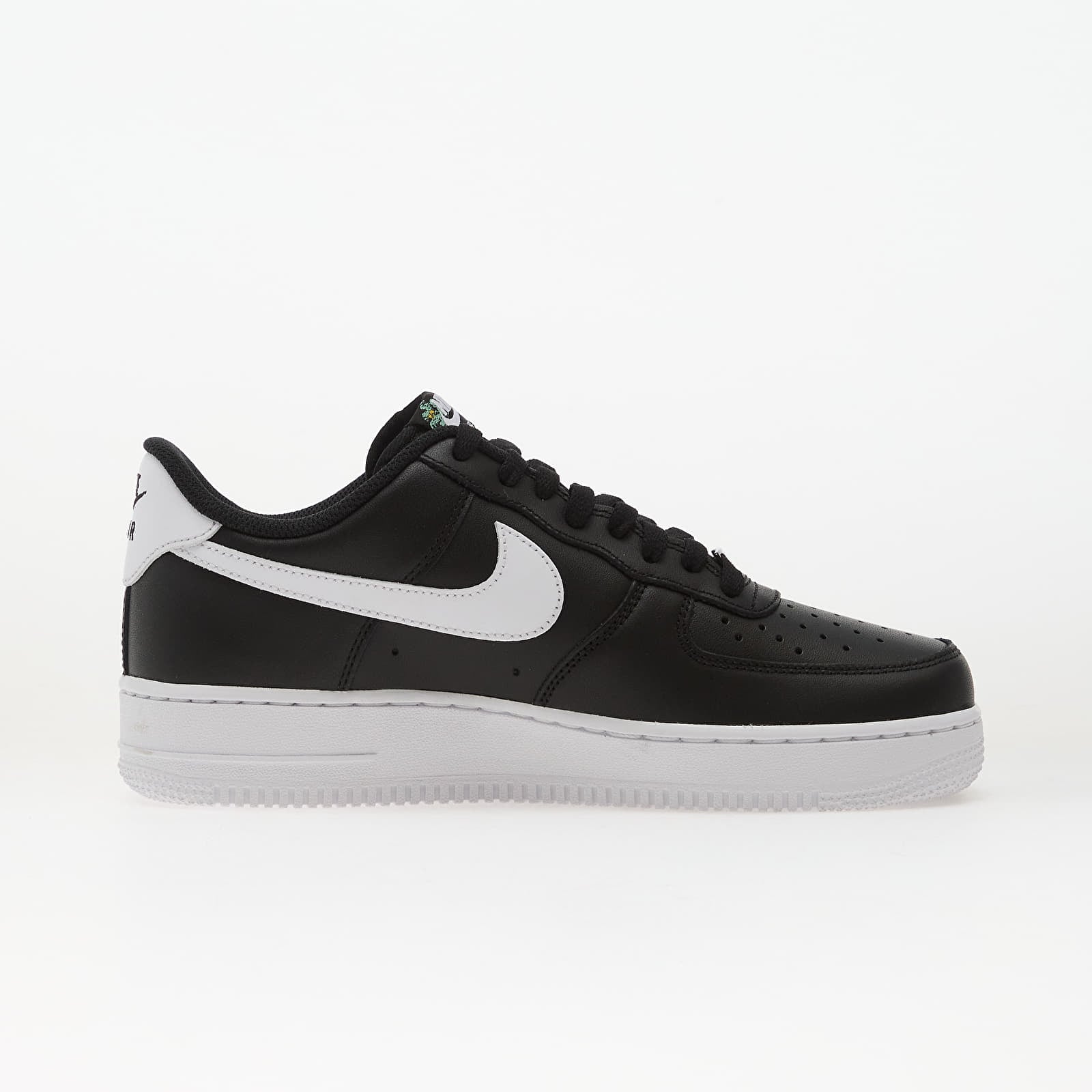 Sneakers und Schuhe für Frauen Nike W Air Force 1 '07 Premium Black/ White-Metallic Gold-White