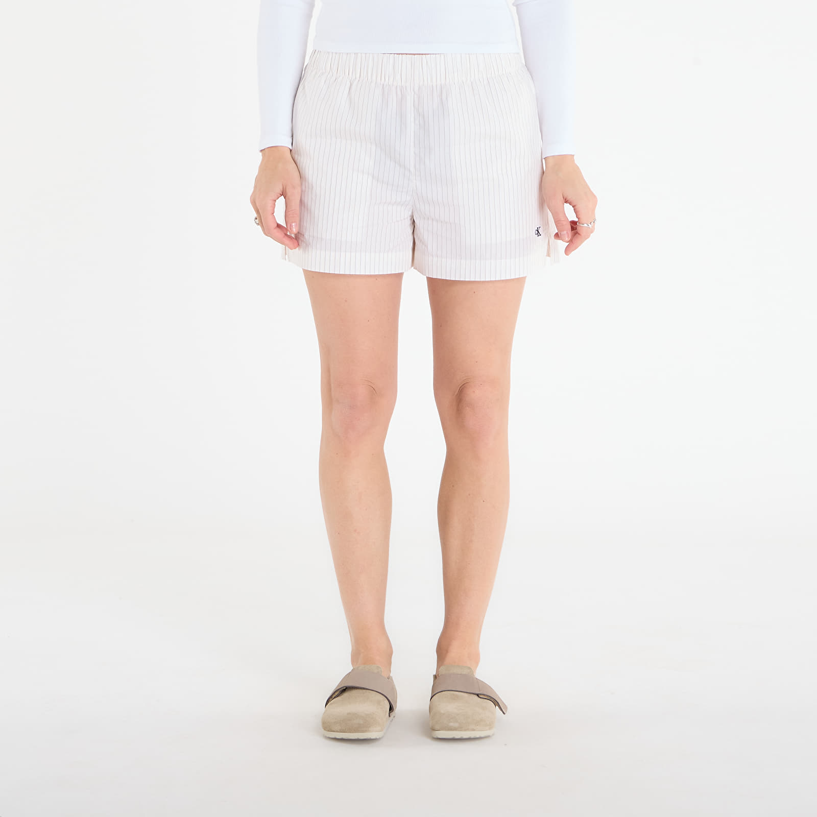 Женские шорты Calvin Klein Jeans Poplin Chino Short Yd Calico Three Color Refined Stripe