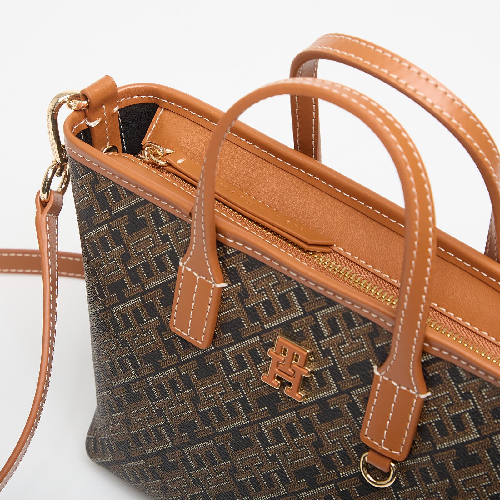 Handbags Tommy Hilfiger Monoplay Mini Tote Le Black/ Brown