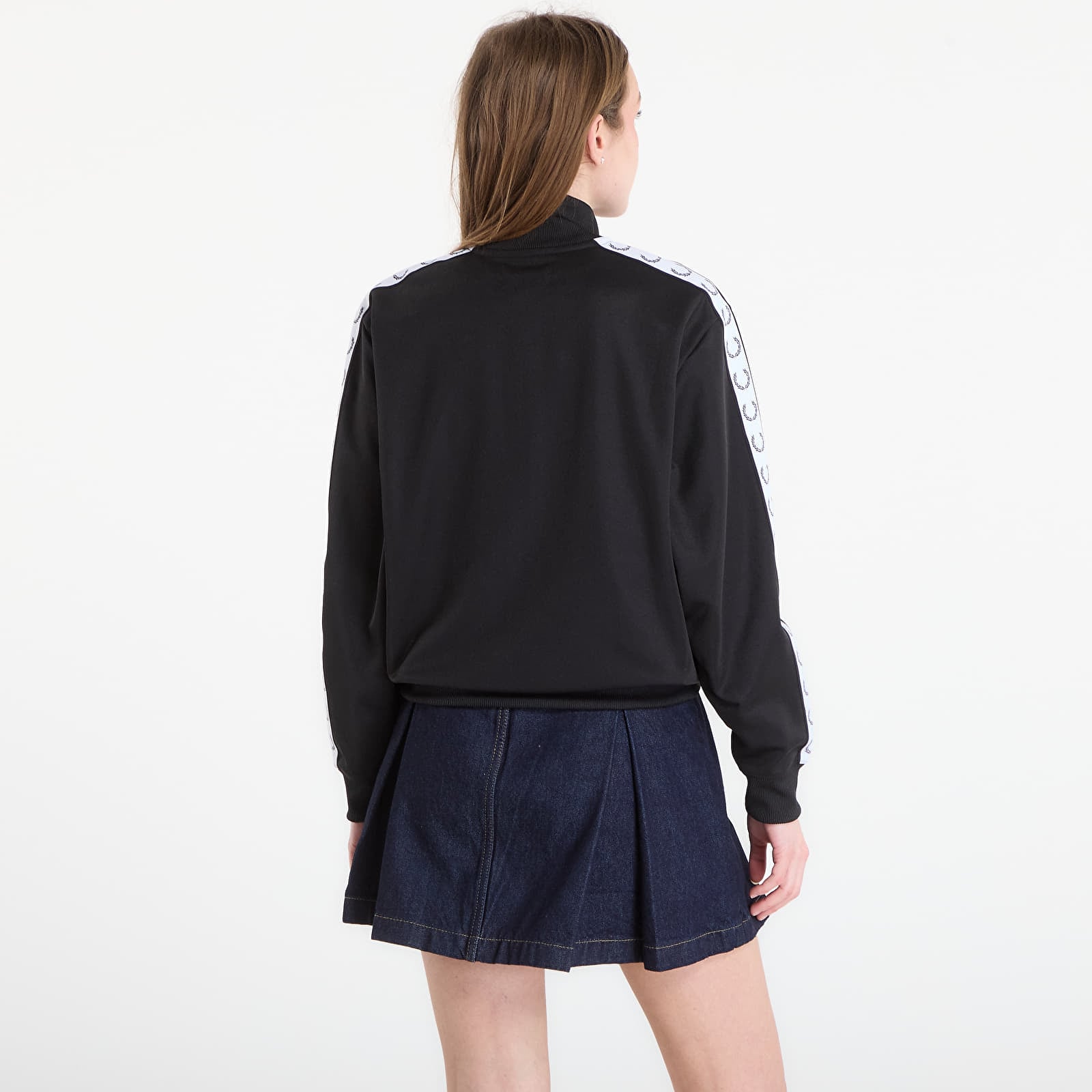 Hupparit ja collegepaidat FRED PERRY Taped Track Jacket Black